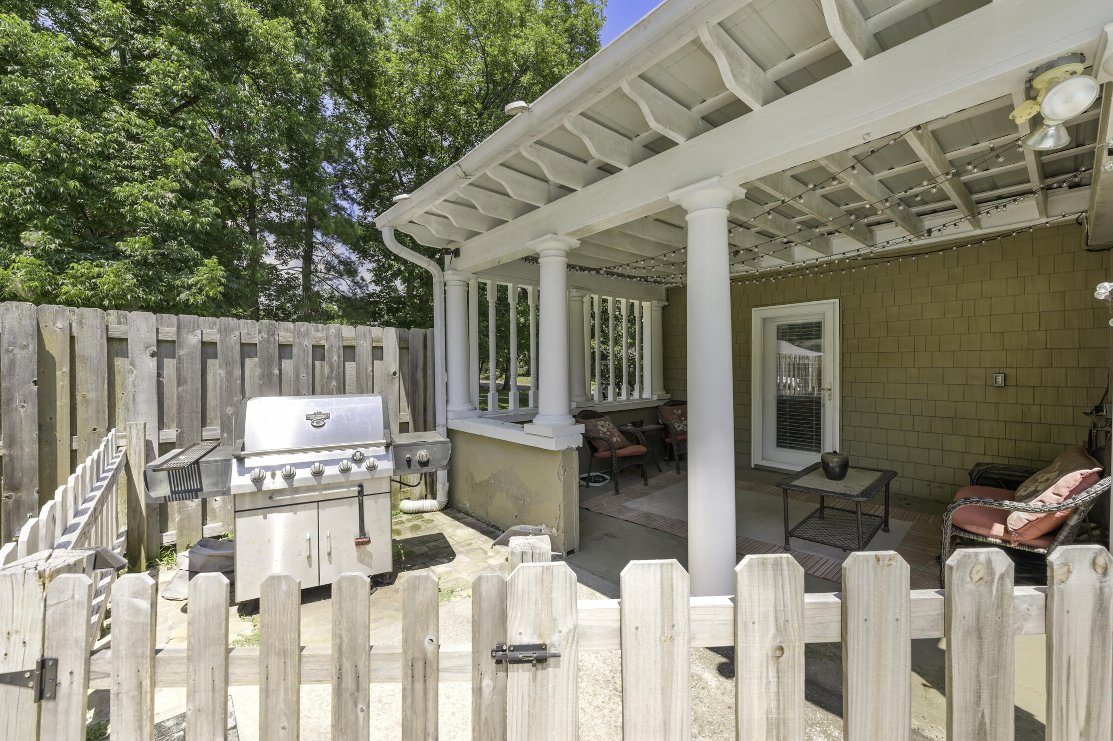 412 Oak Avenue