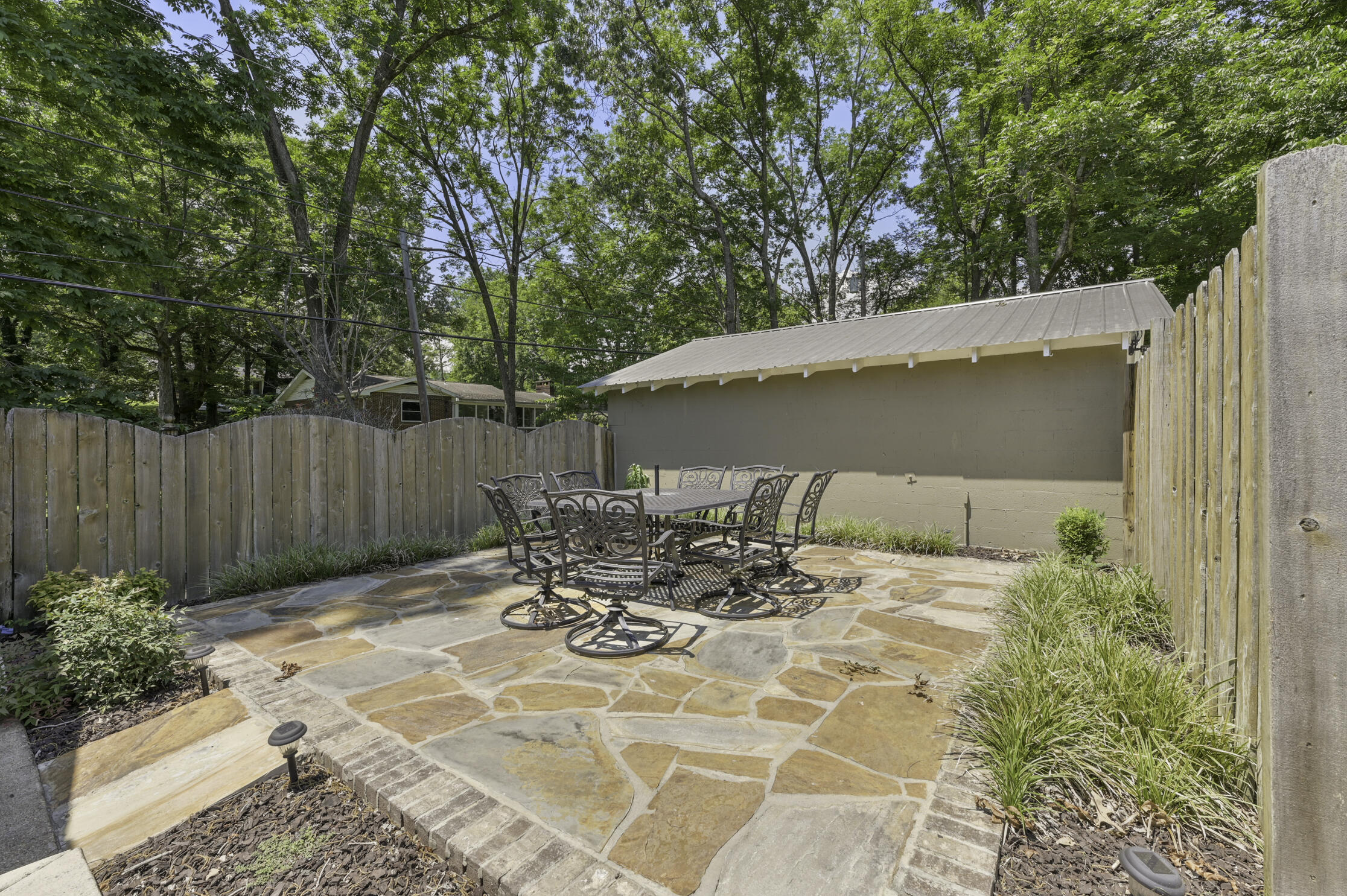 412 Oak Avenue
