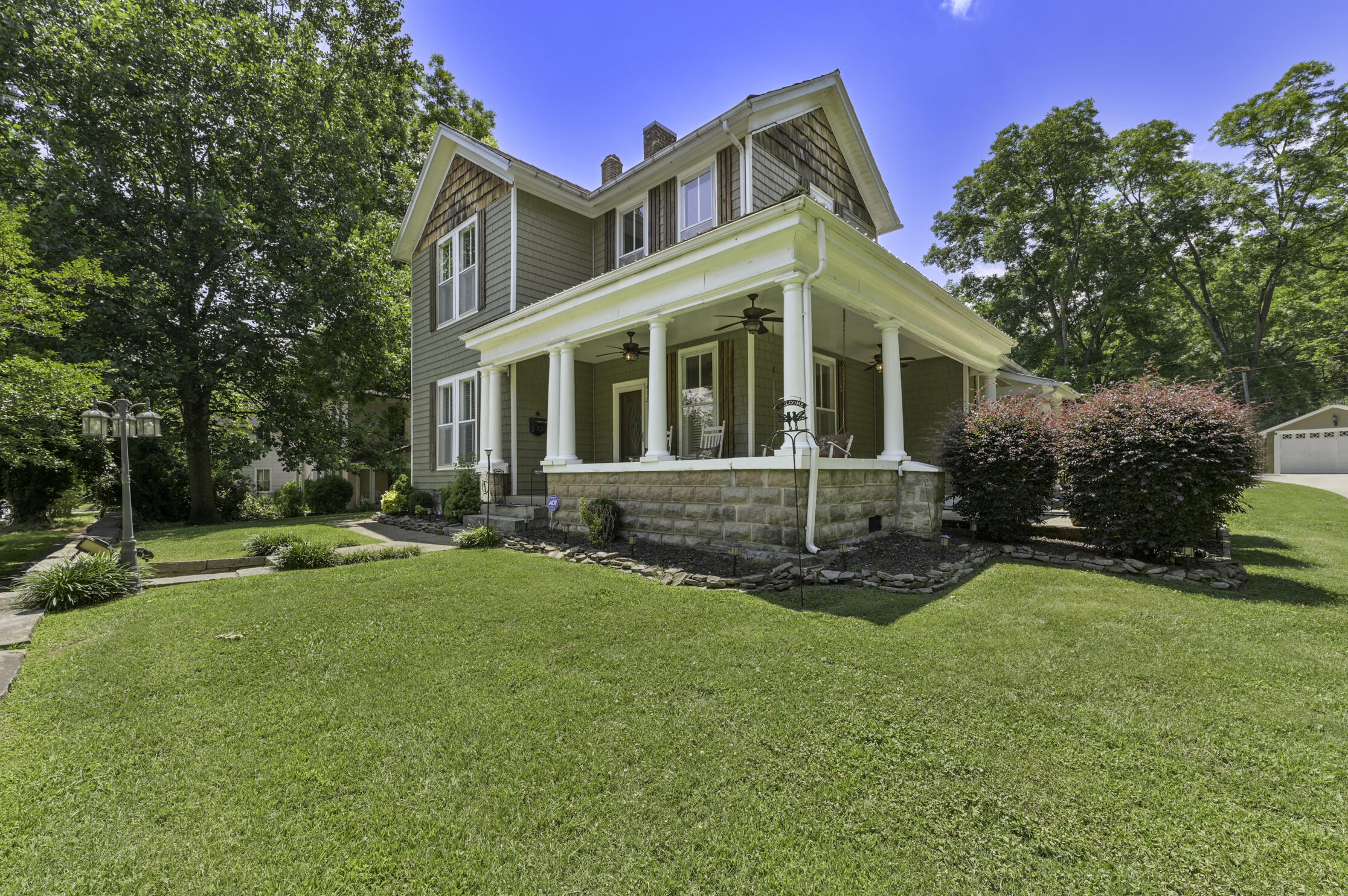412 Oak Avenue