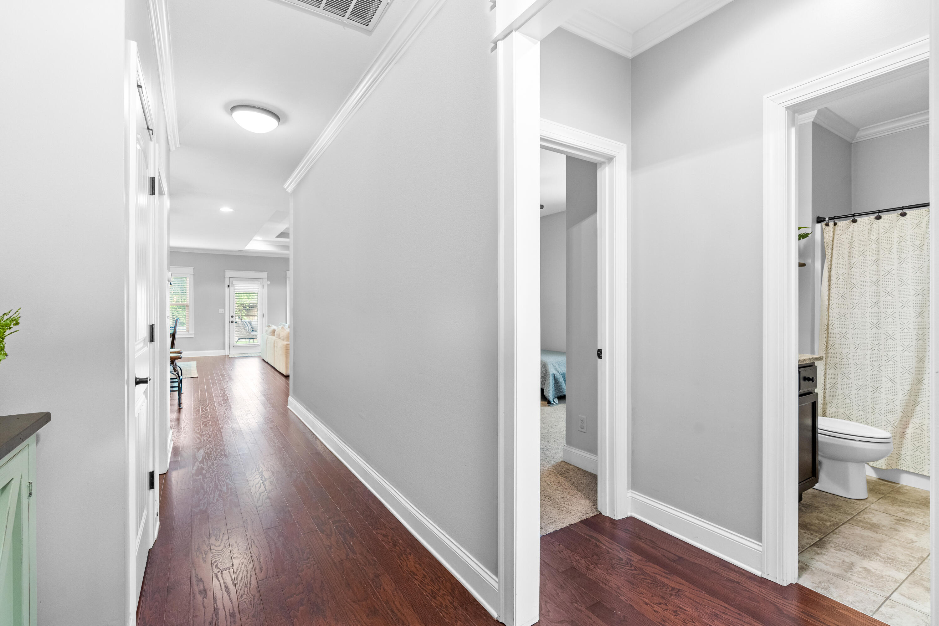 5404 Bungalow Circle