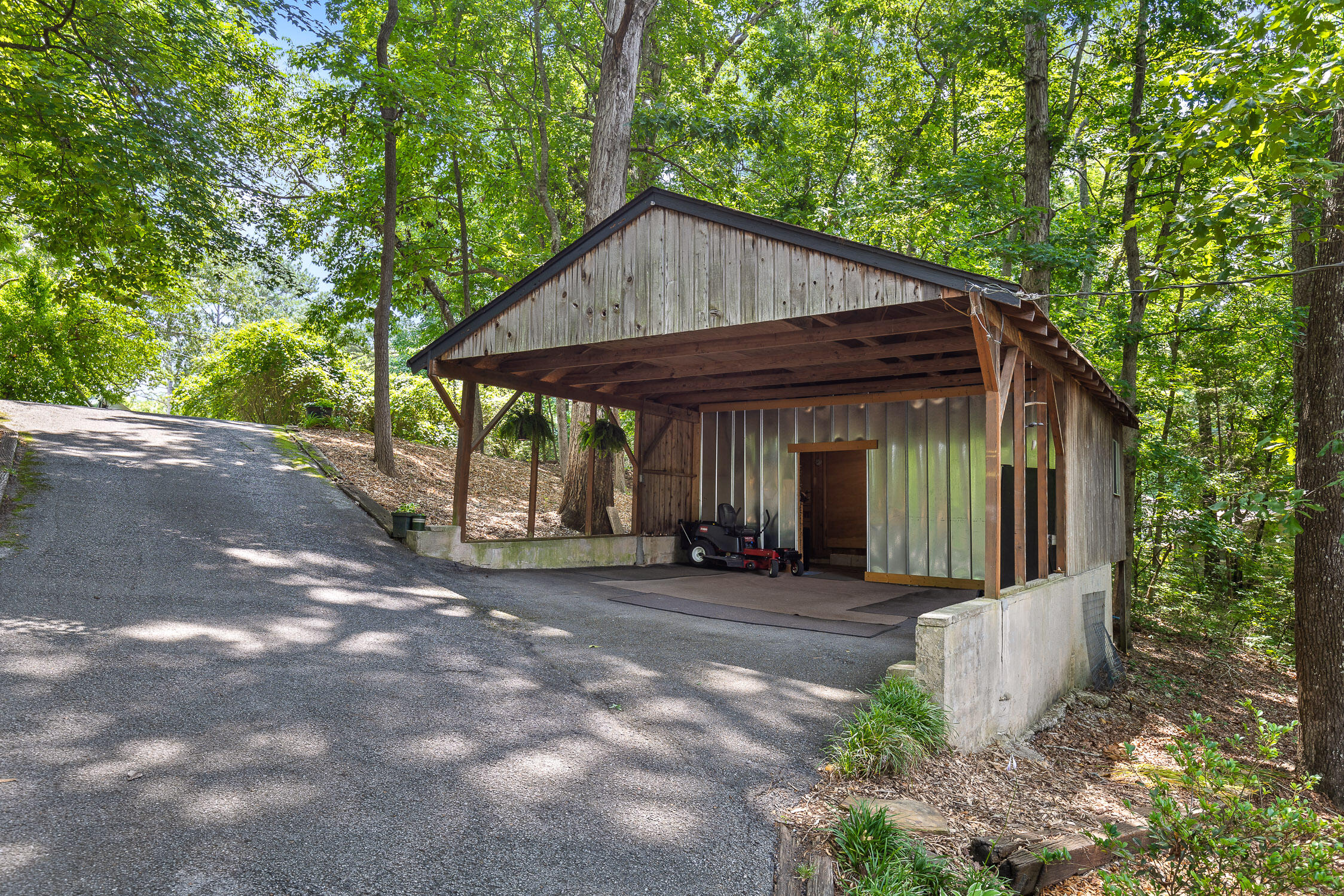 7416 Savannah Drive