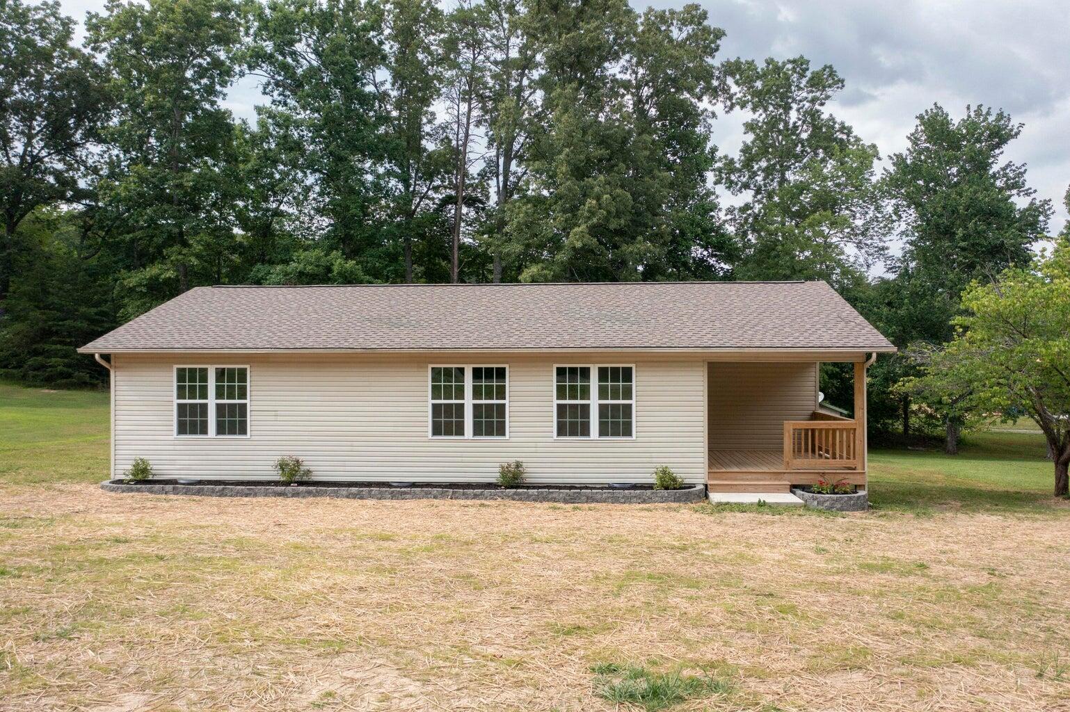 118 Honeysuckle Road