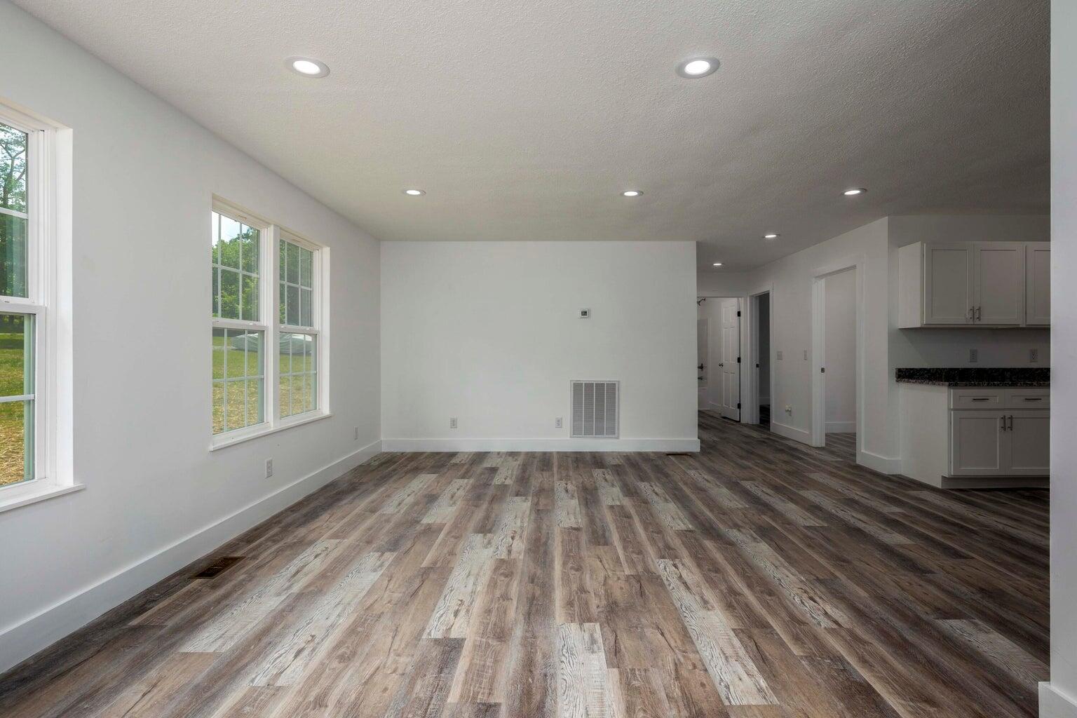 118 Honeysuckle Road
