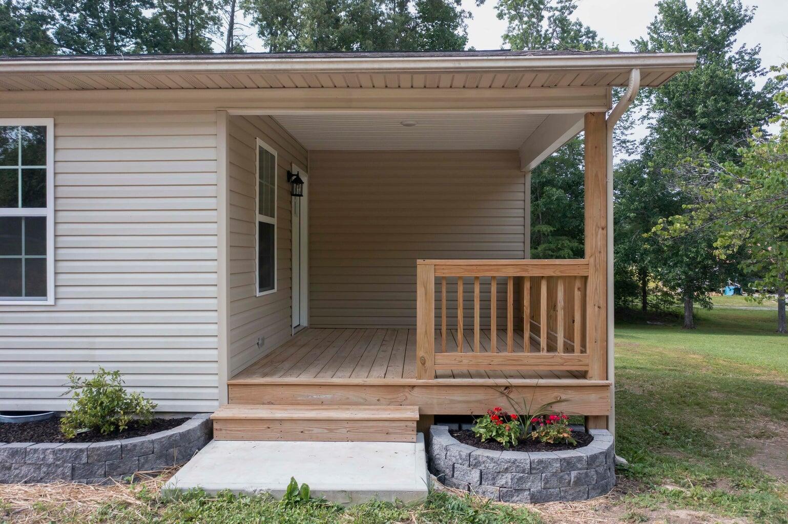 118 Honeysuckle Road