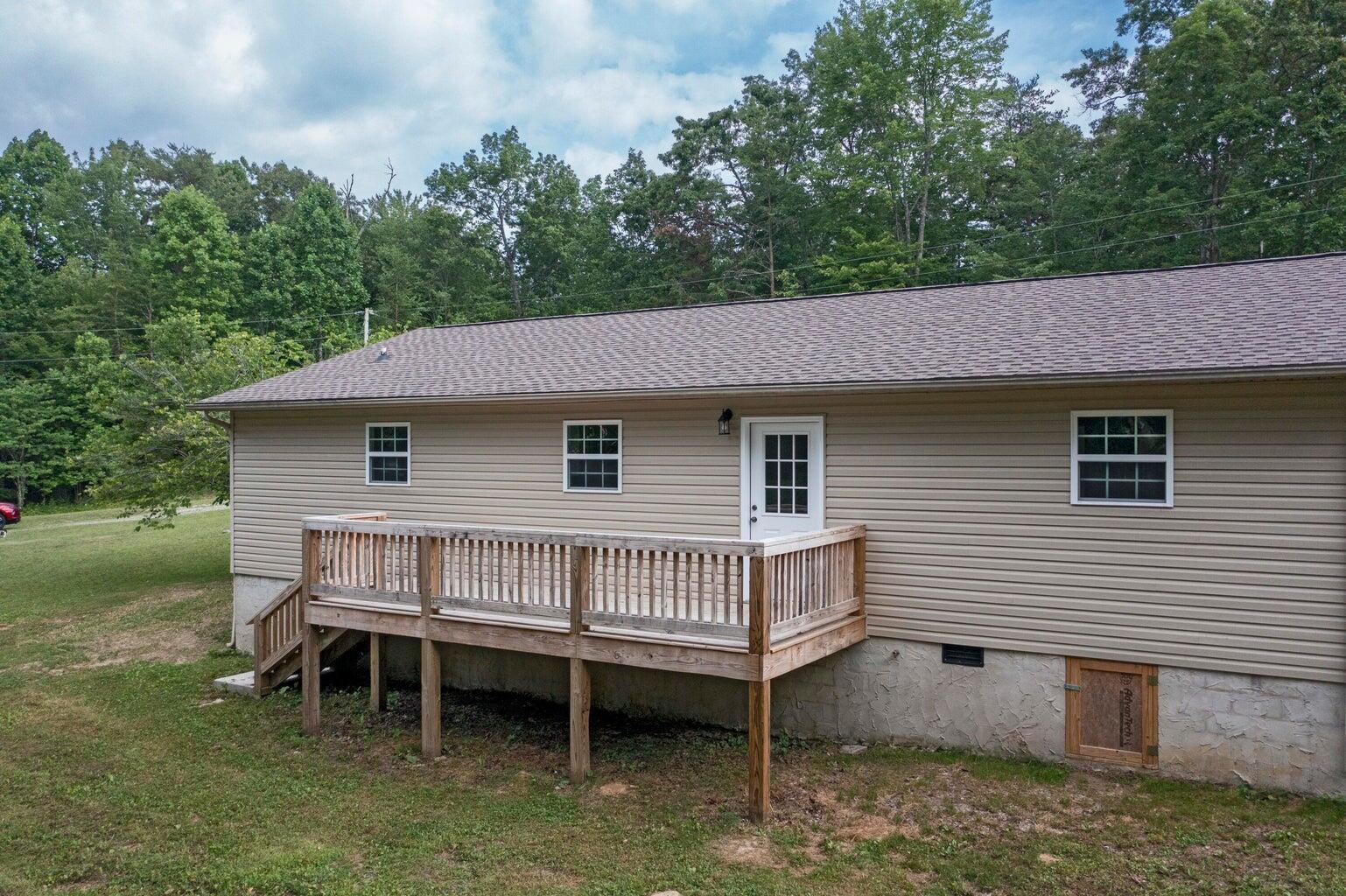 118 Honeysuckle Road