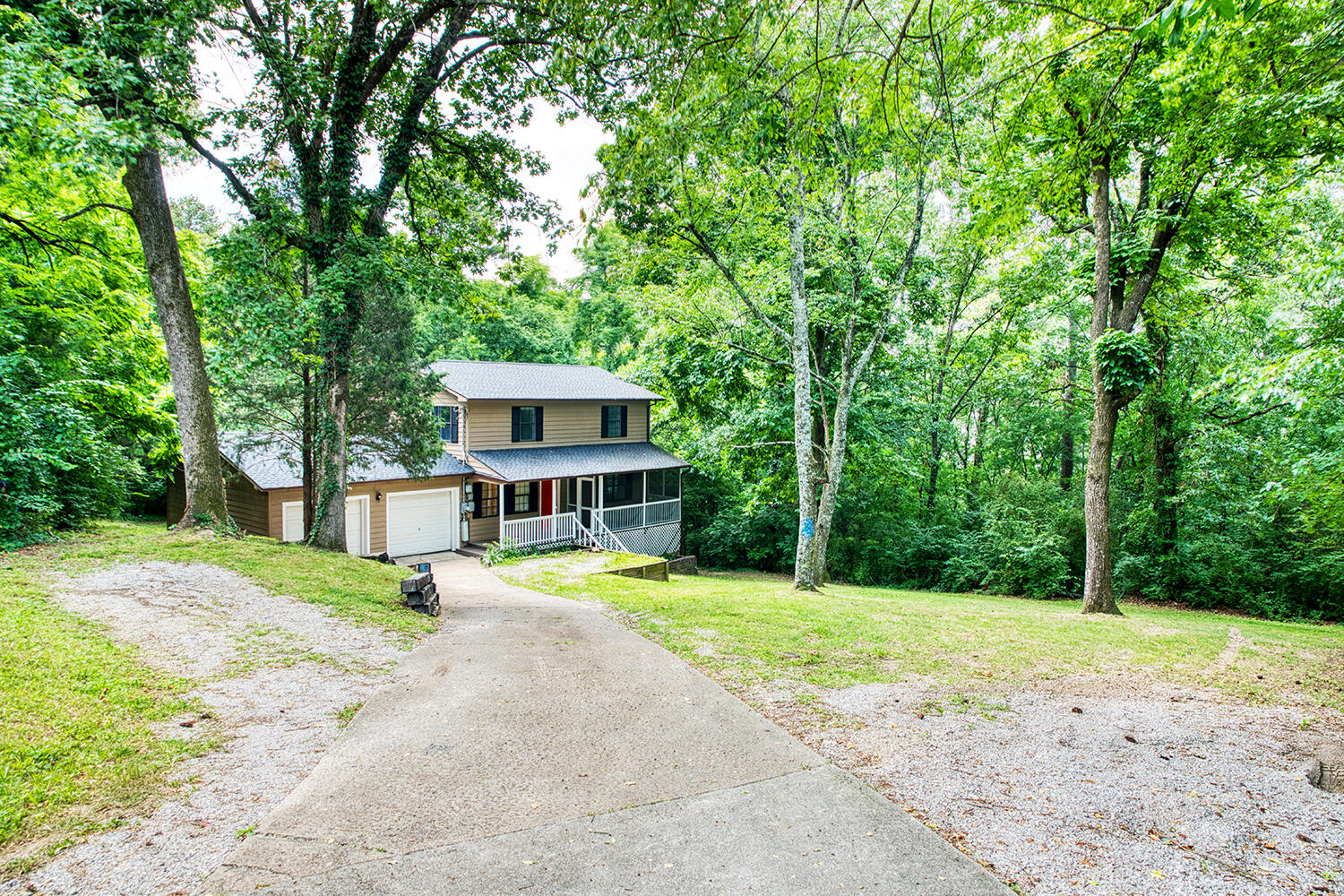 4403 James Lane