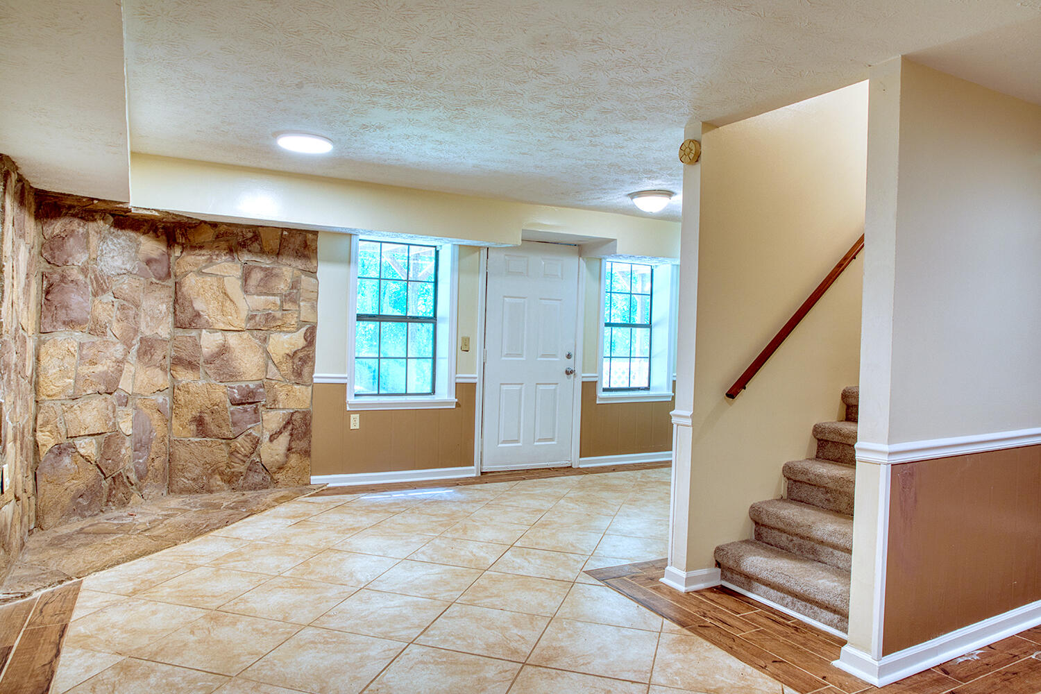 4403 James Lane