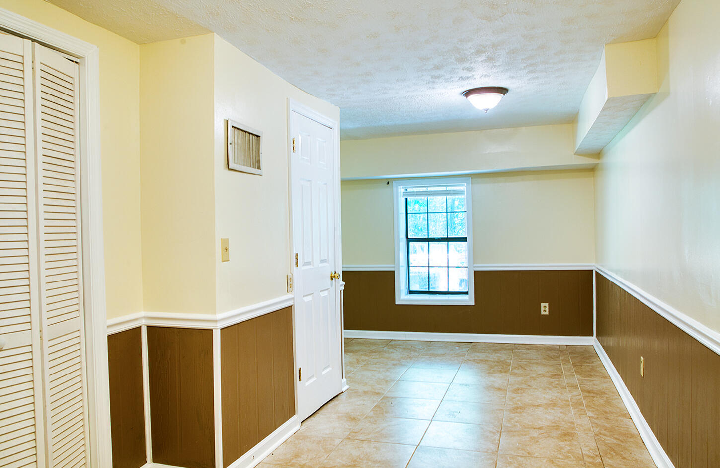 4403 James Lane