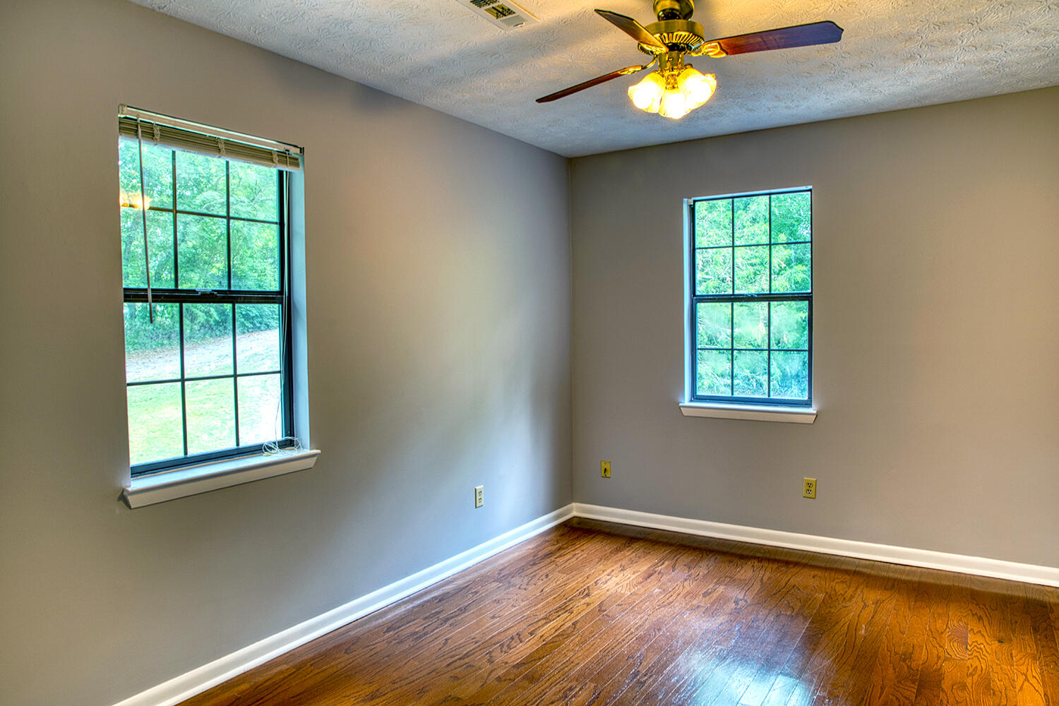 4403 James Lane