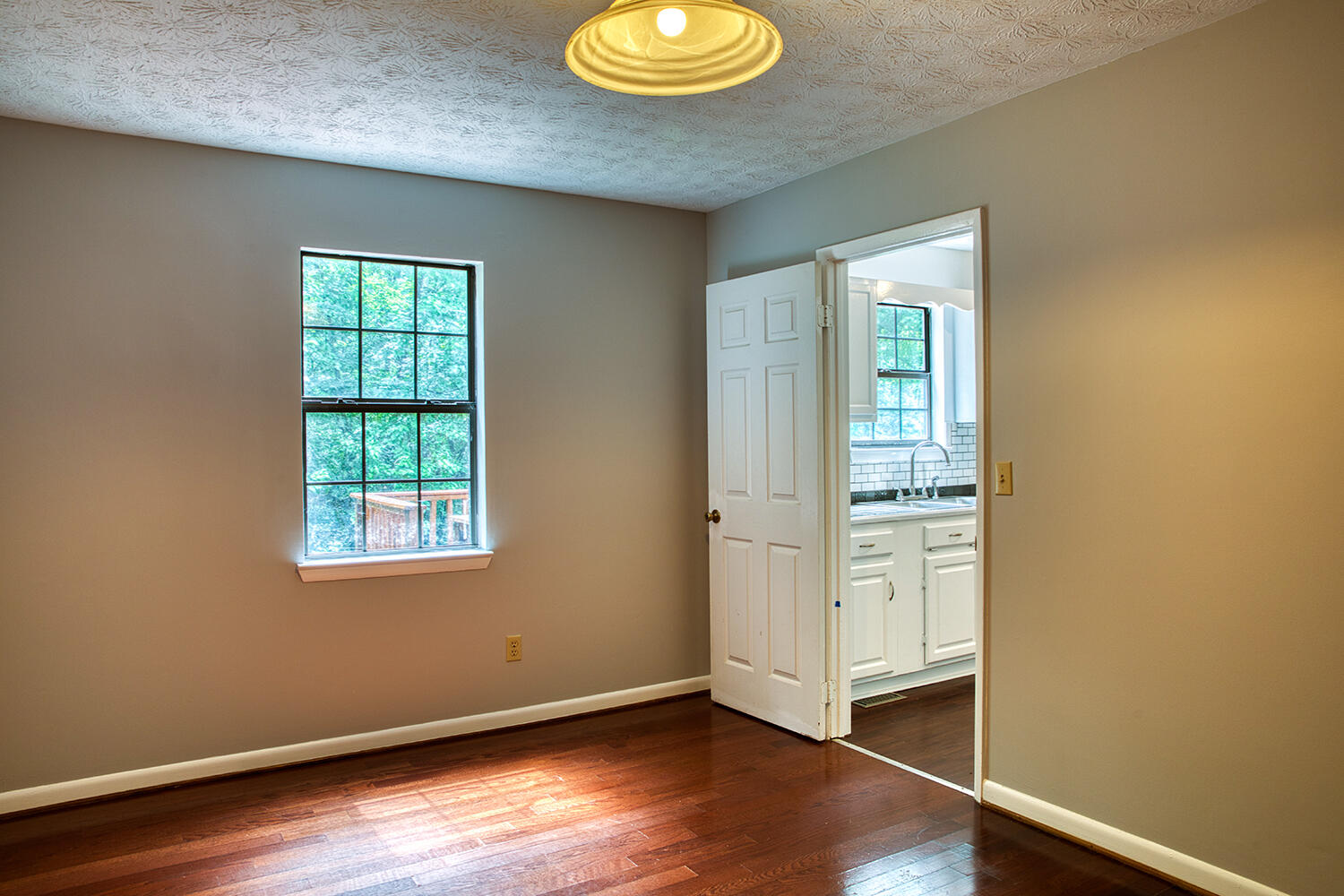 4403 James Lane