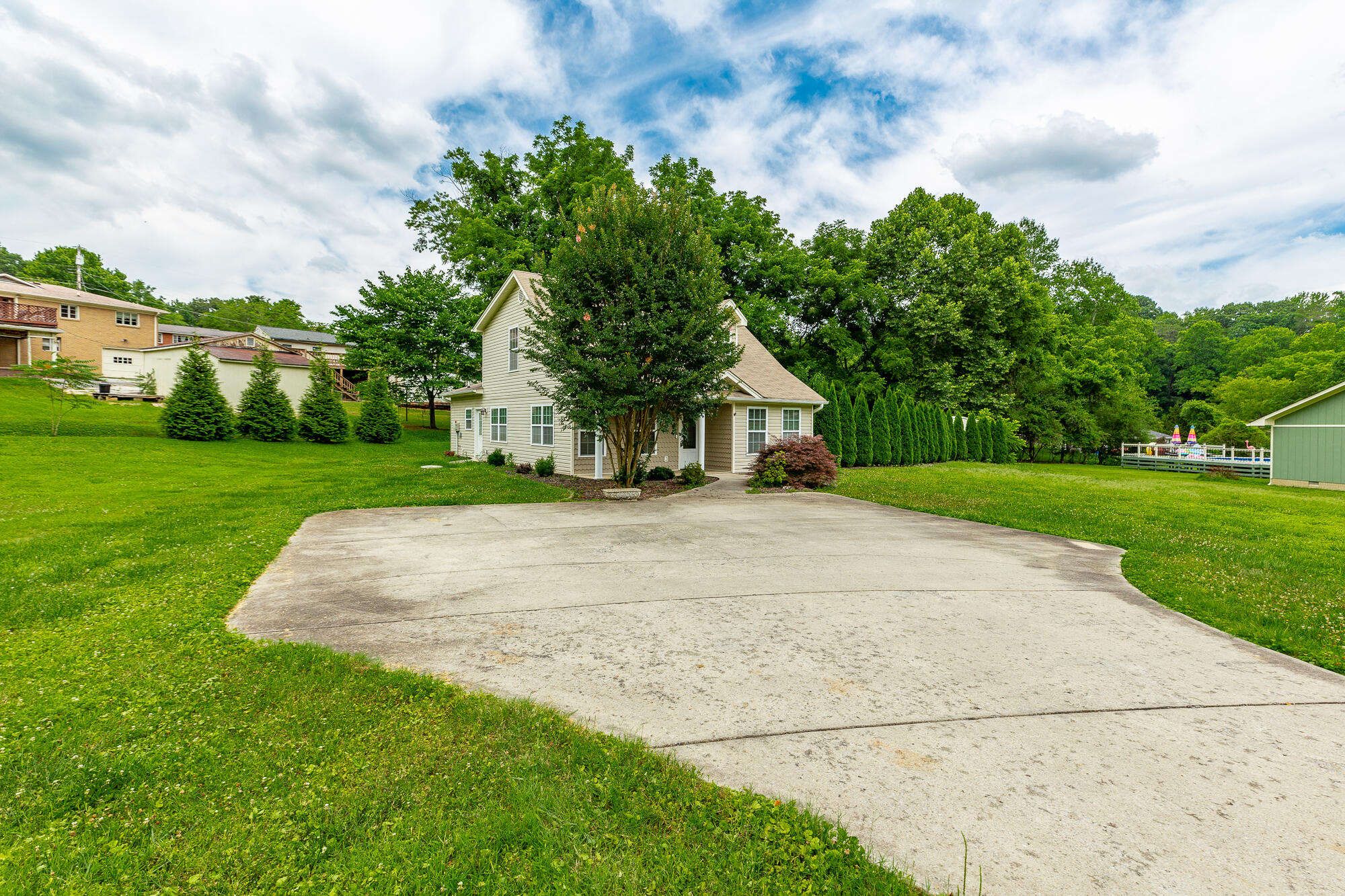 492 Glenhill Cir