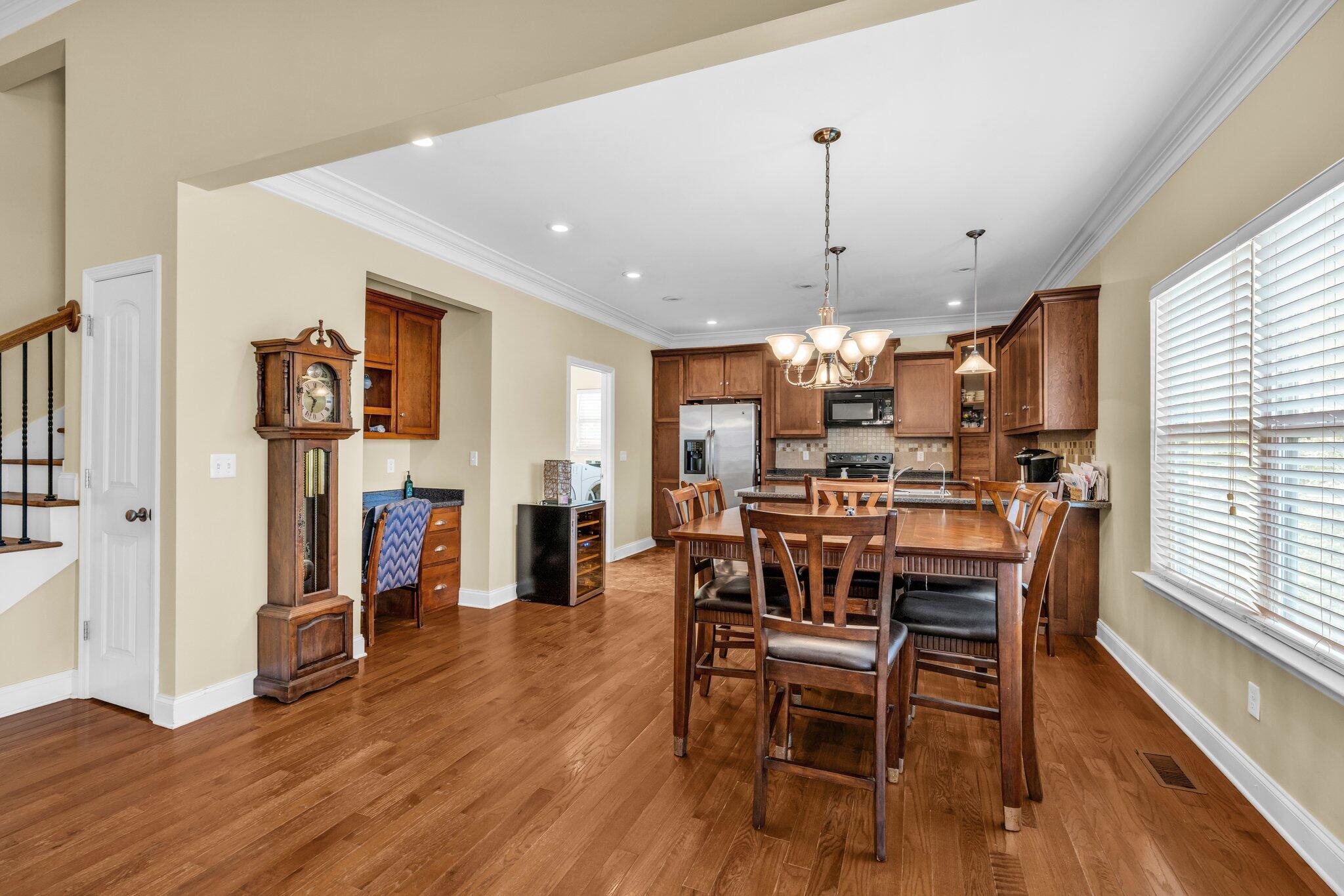 710 Windrush Loop