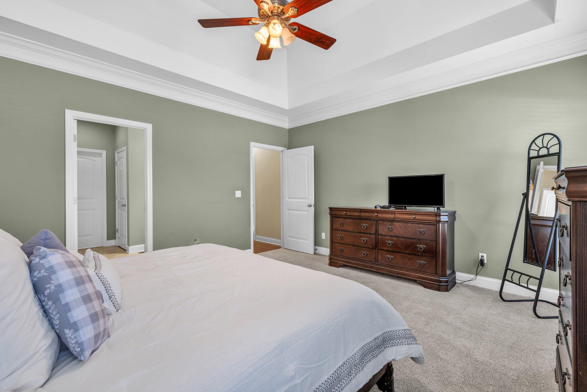 710 Windrush Loop