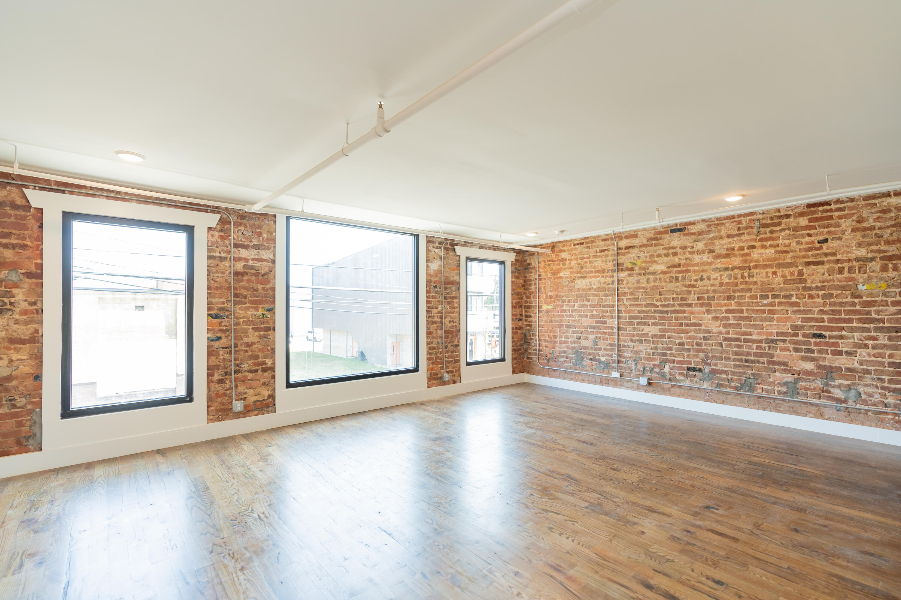 614 E Main Street, 203