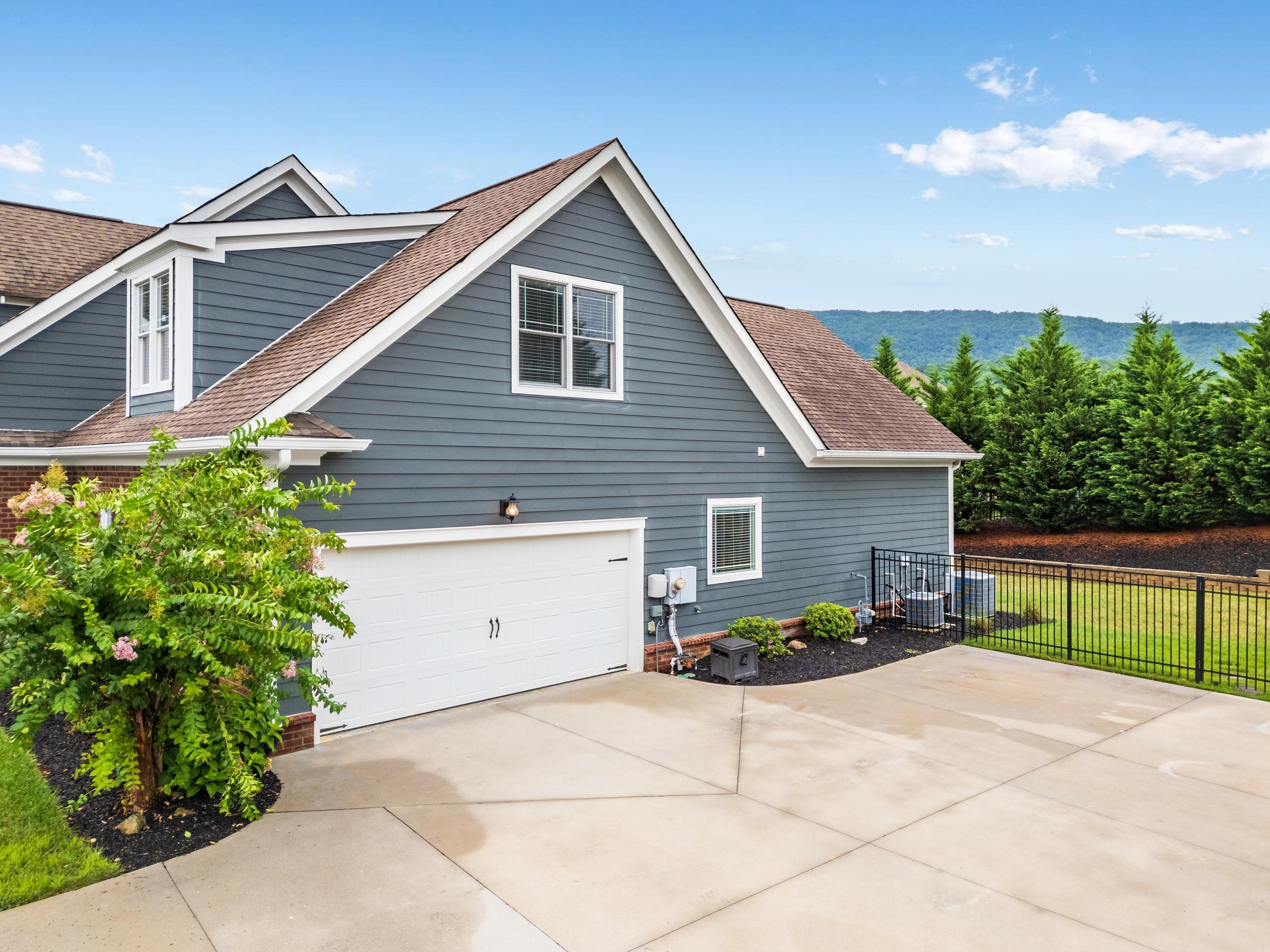 637 Clear Canyon Drive, 193