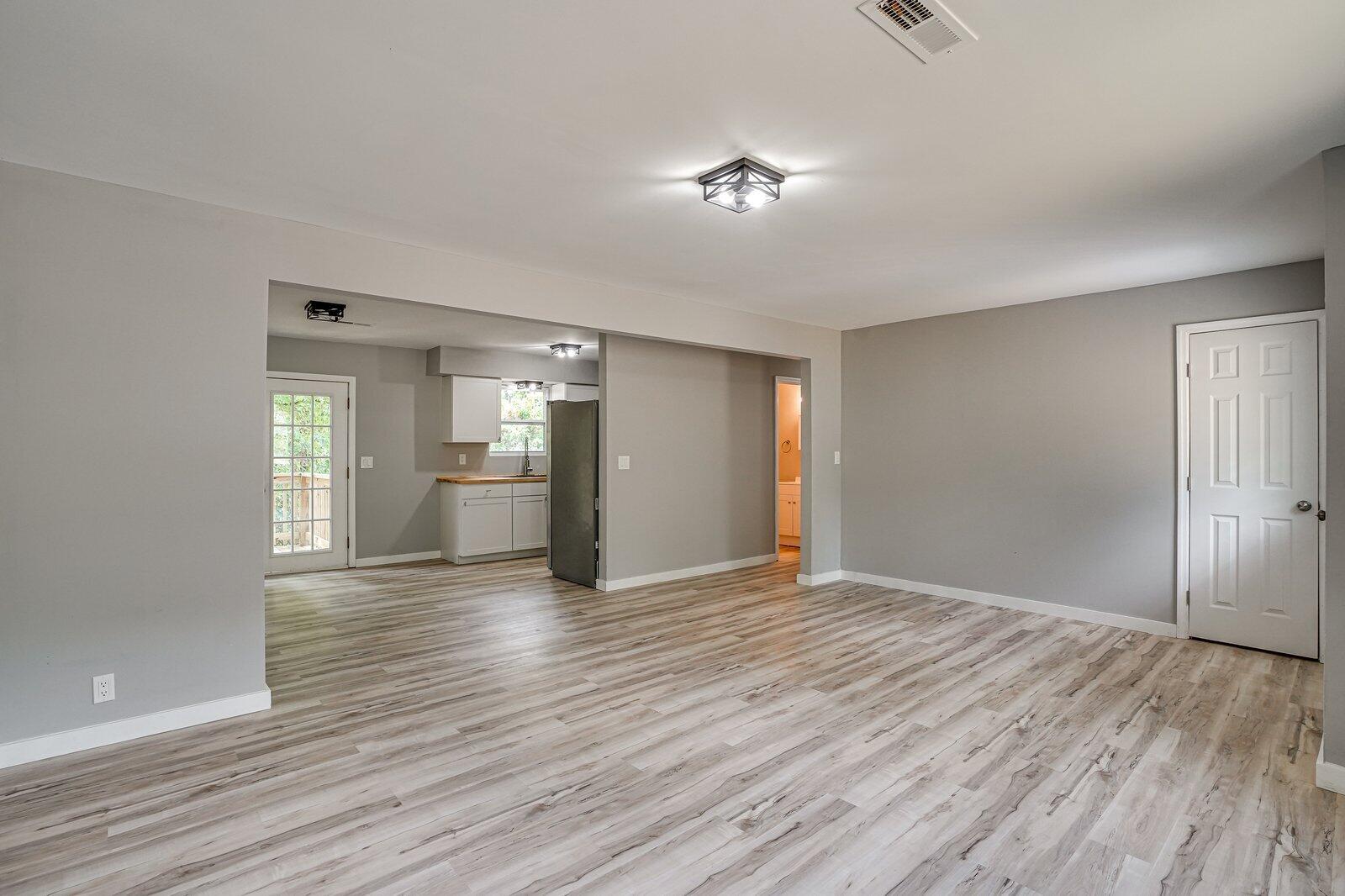 17 Dee Vue Lane