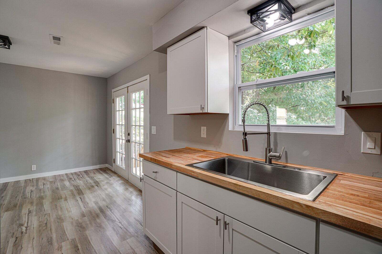 17 Dee Vue Lane