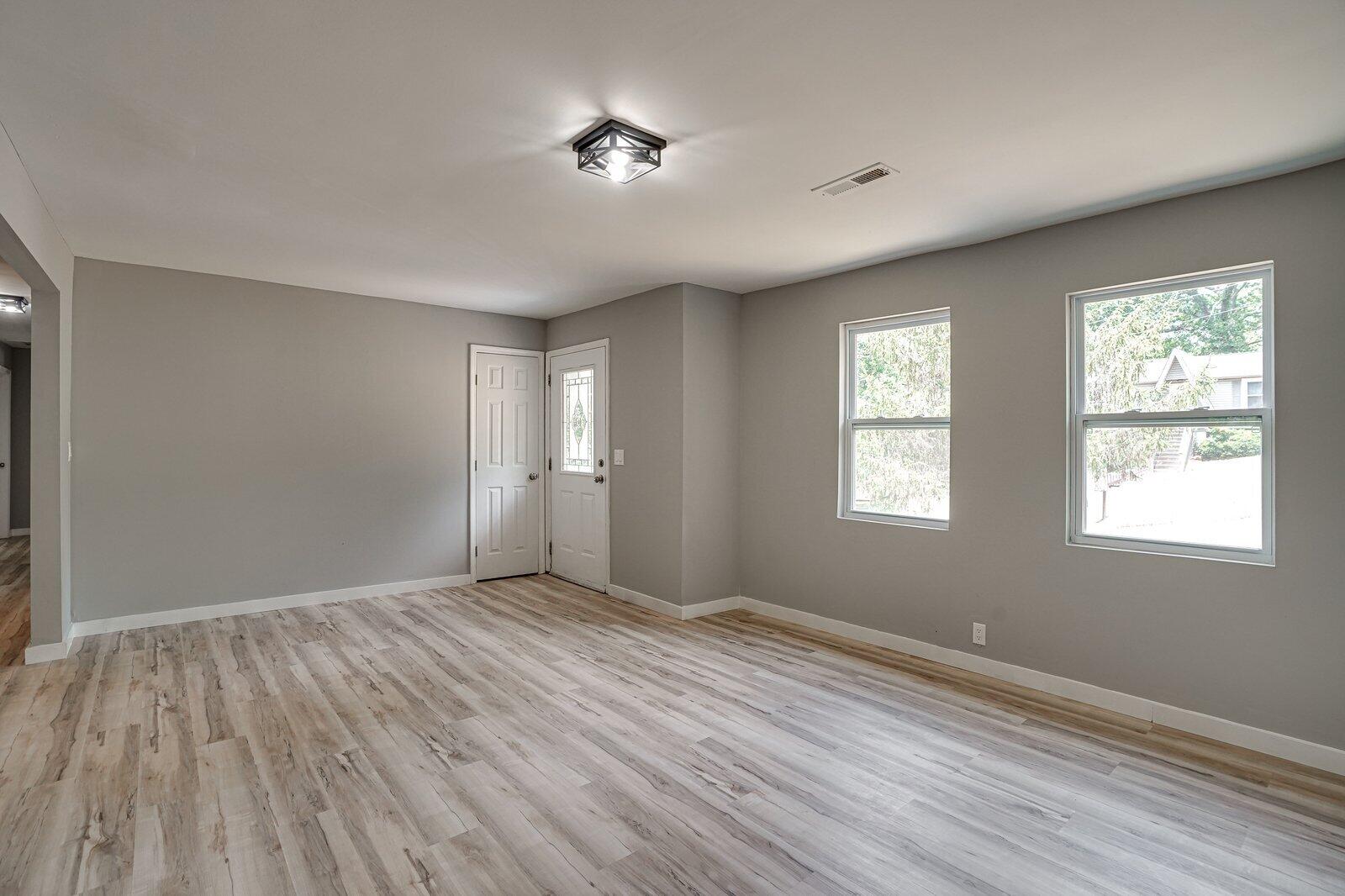 17 Dee Vue Lane