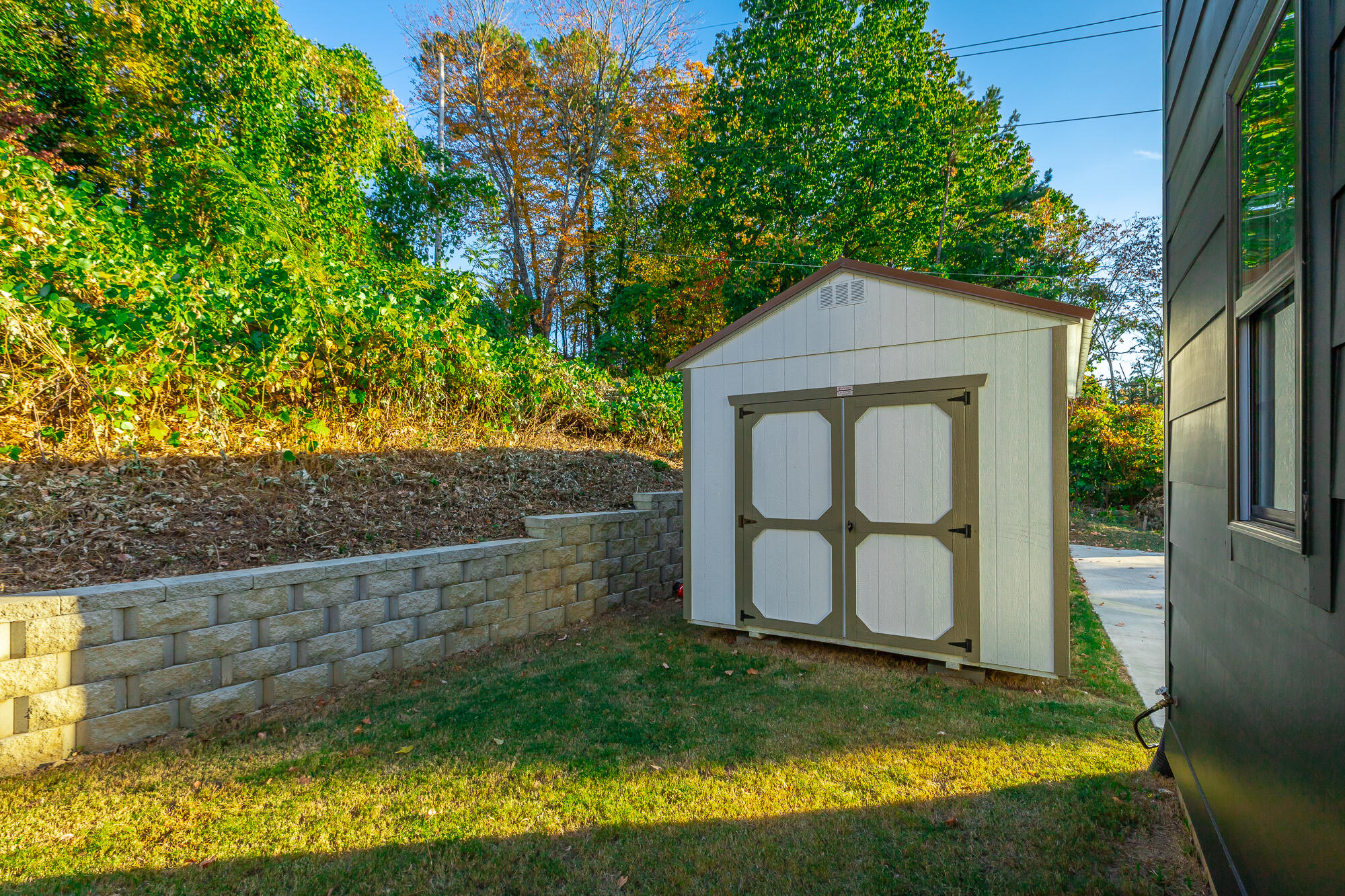 1046 S Seminole Drive