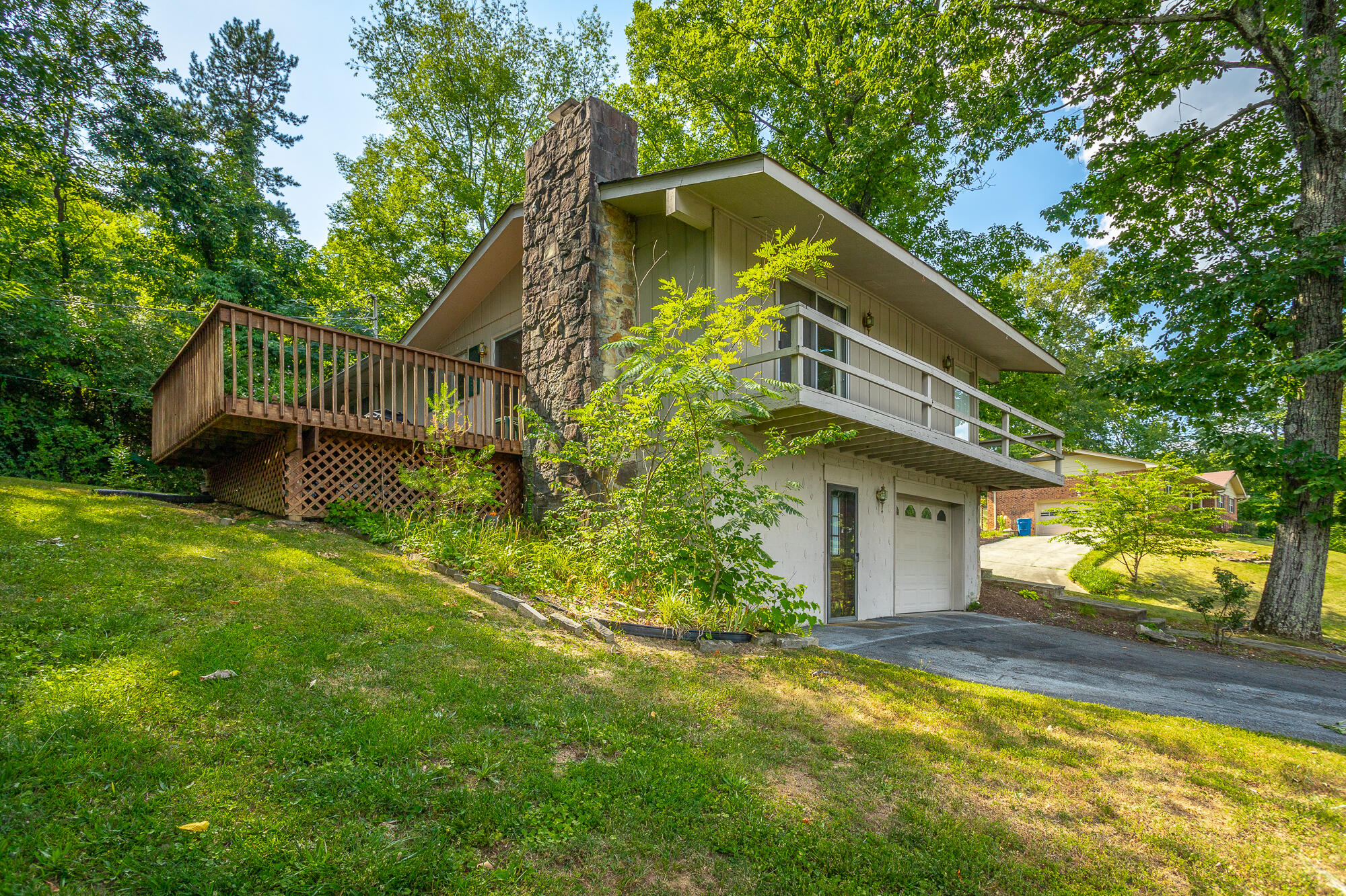 504 Westwood Ln, 1