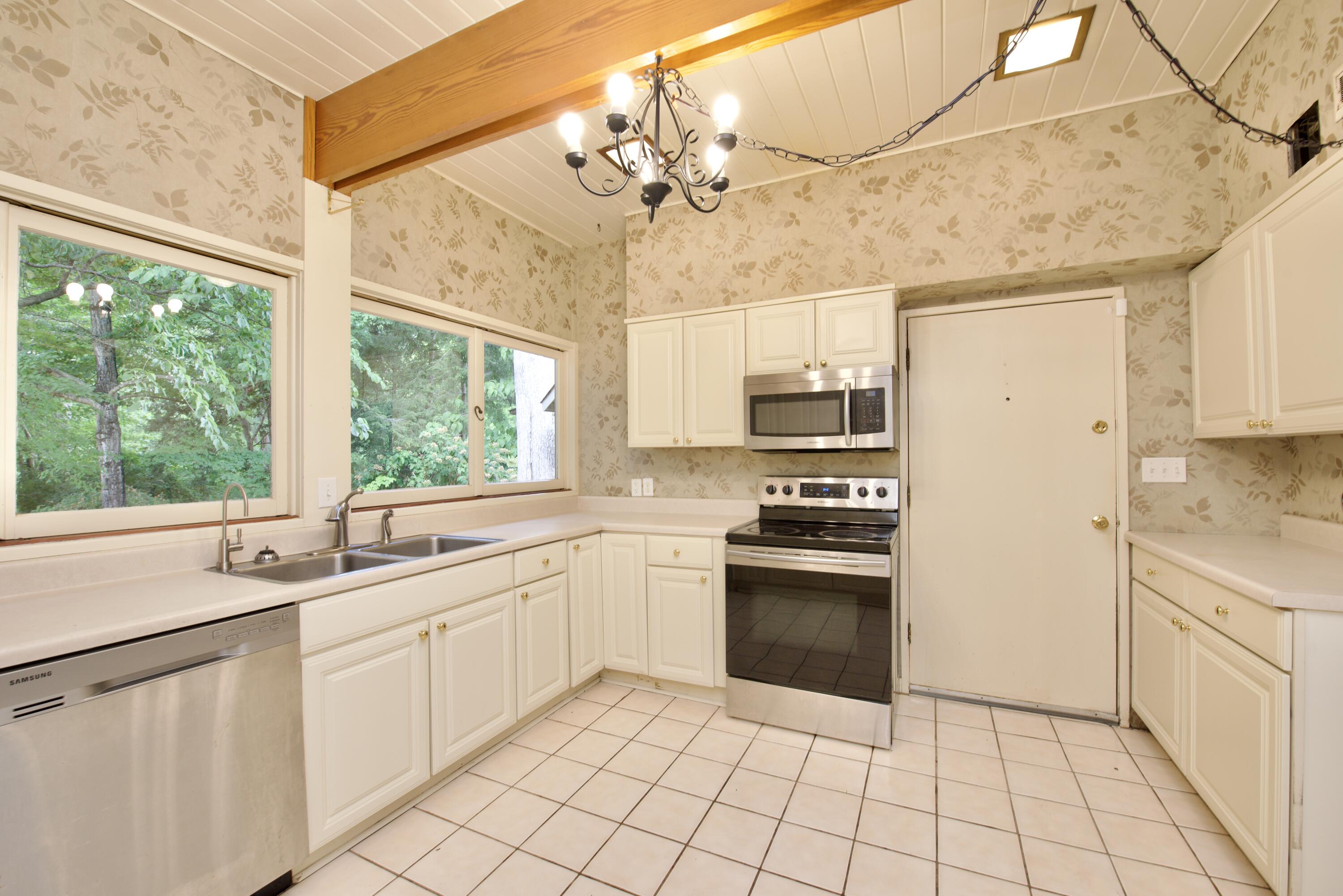 3782 Bowman Circle Drive