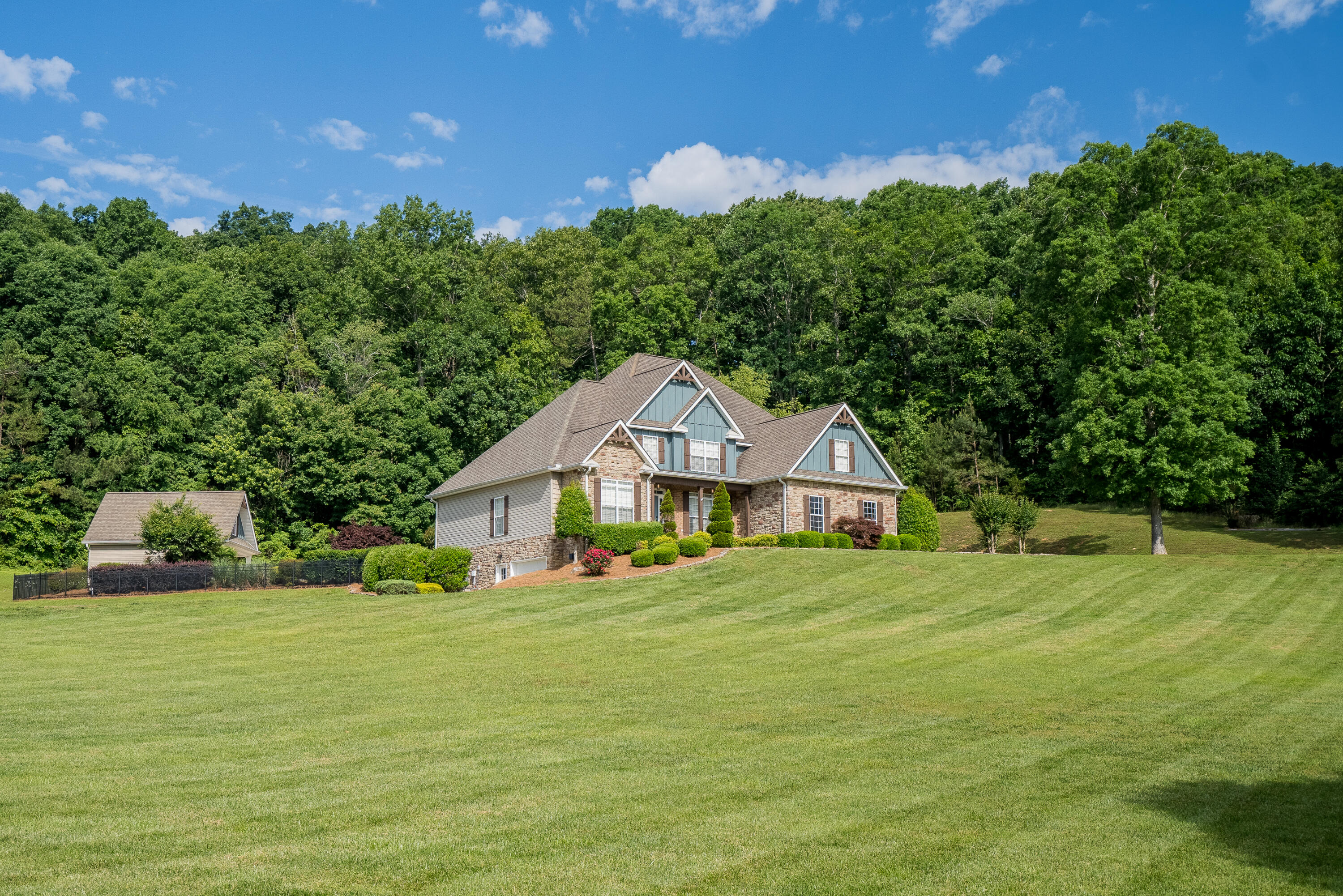 25 Deer Trail Drive