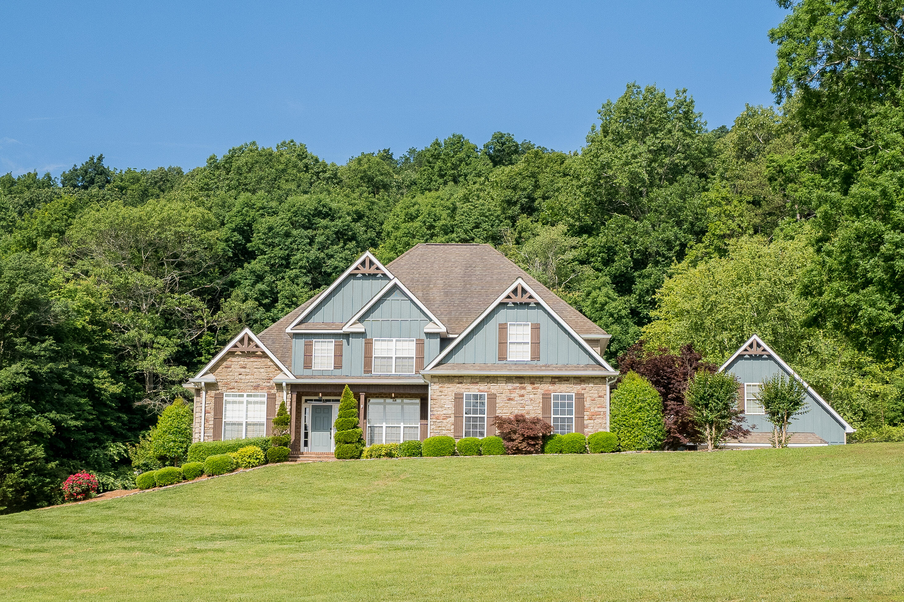 25 Deer Trail Drive