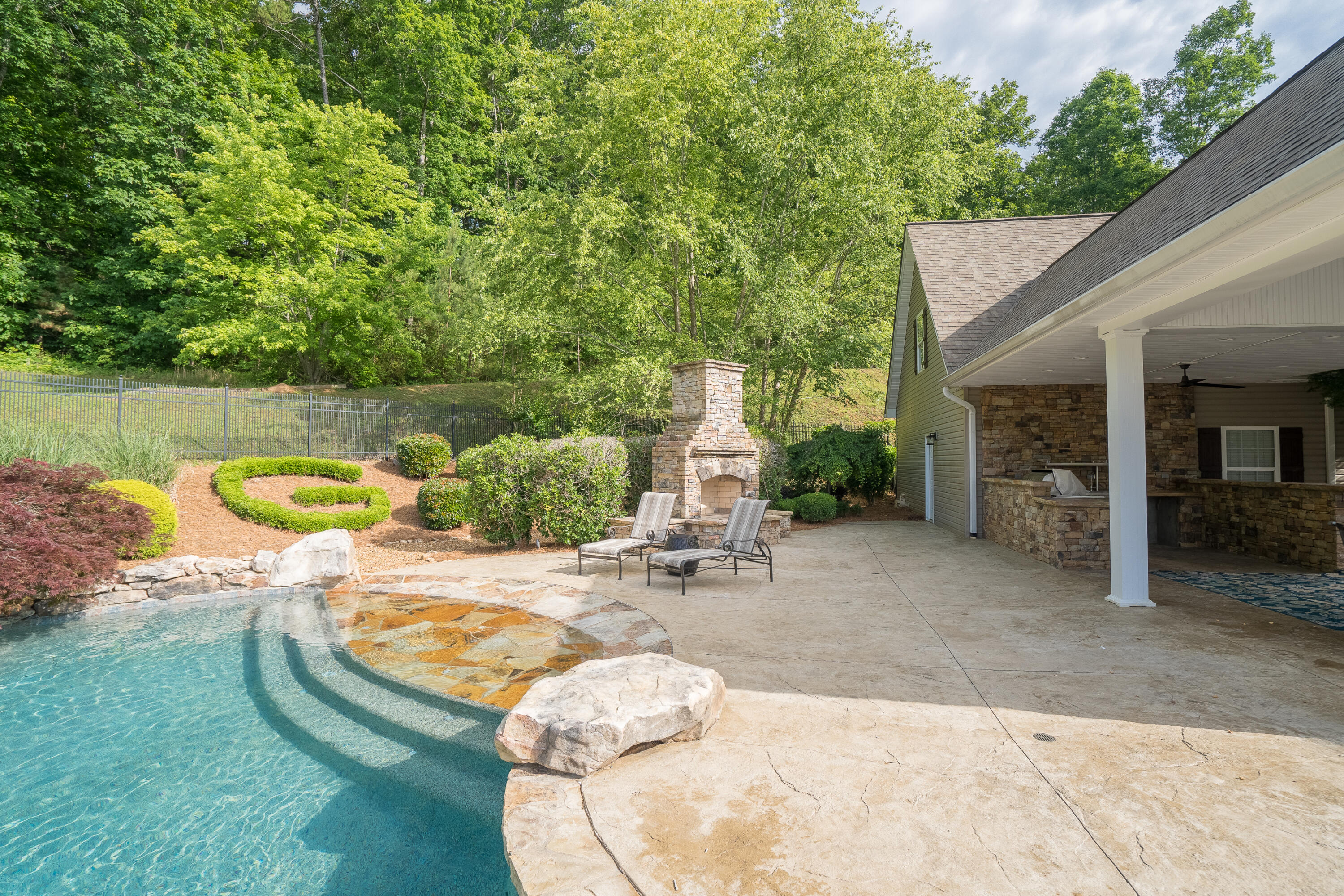 25 Deer Trail Drive
