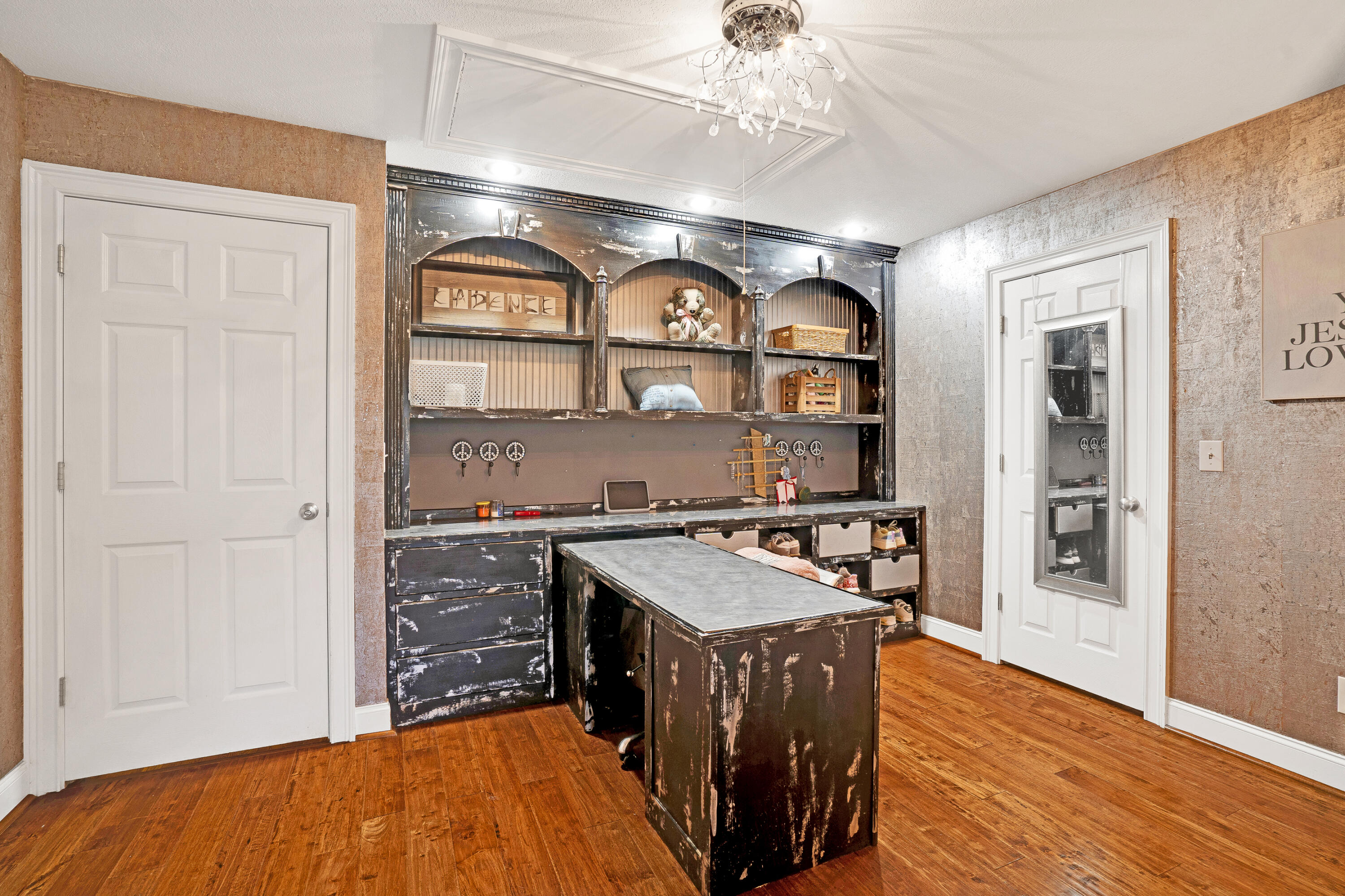 25 Deer Trail Drive