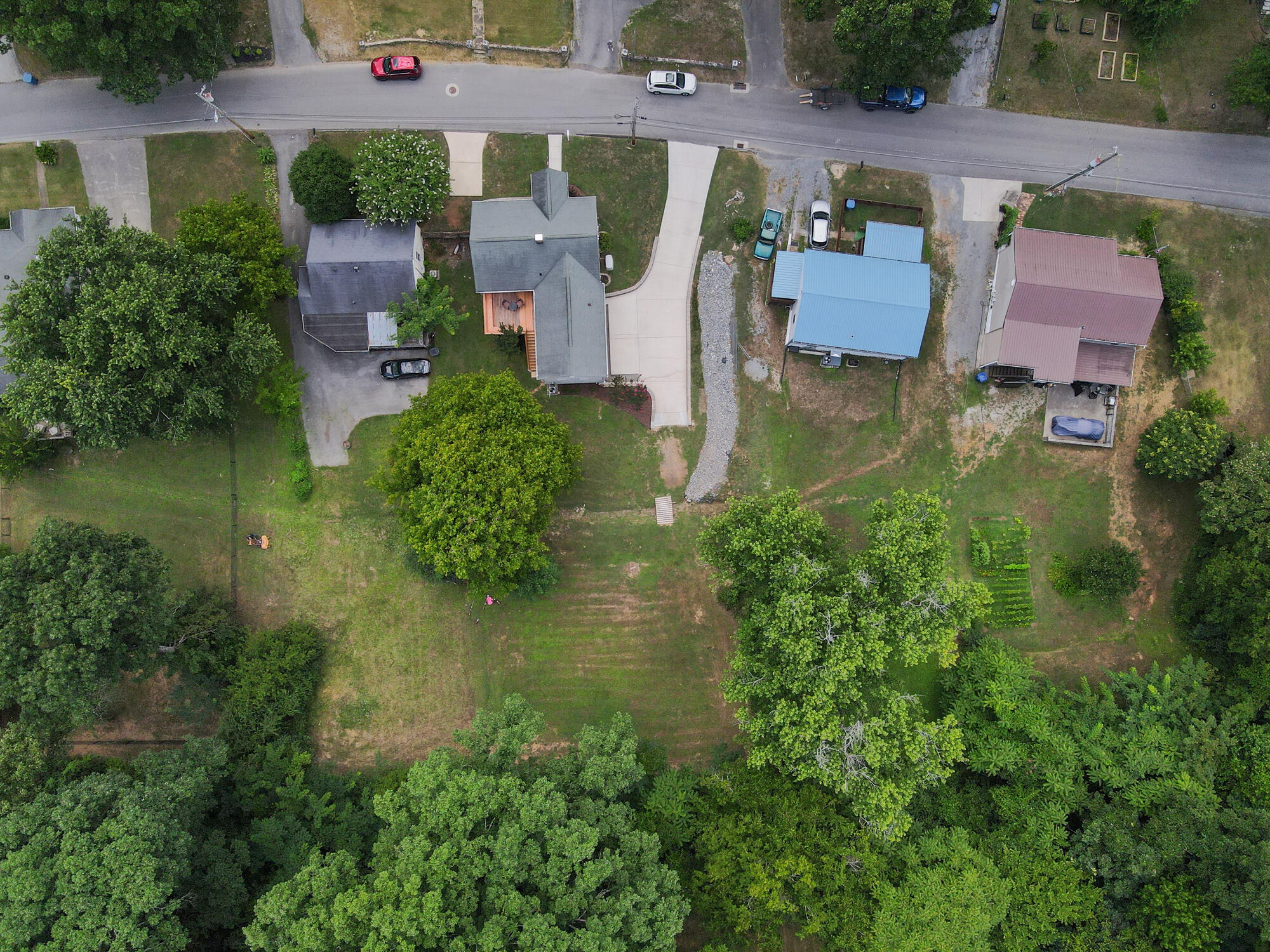 3521 Lamar Avenue