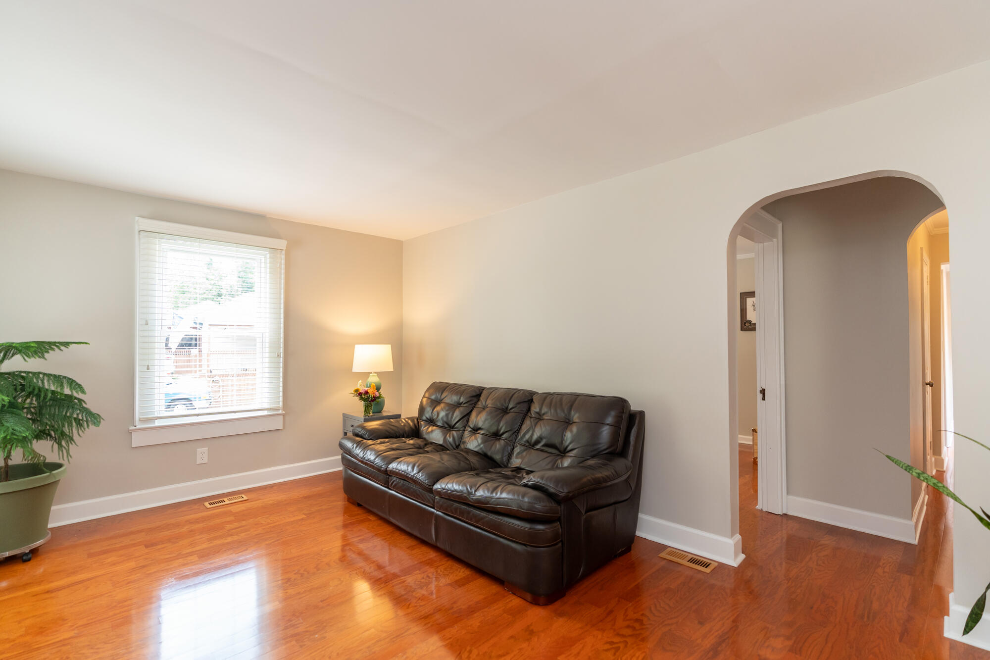 3521 Lamar Avenue