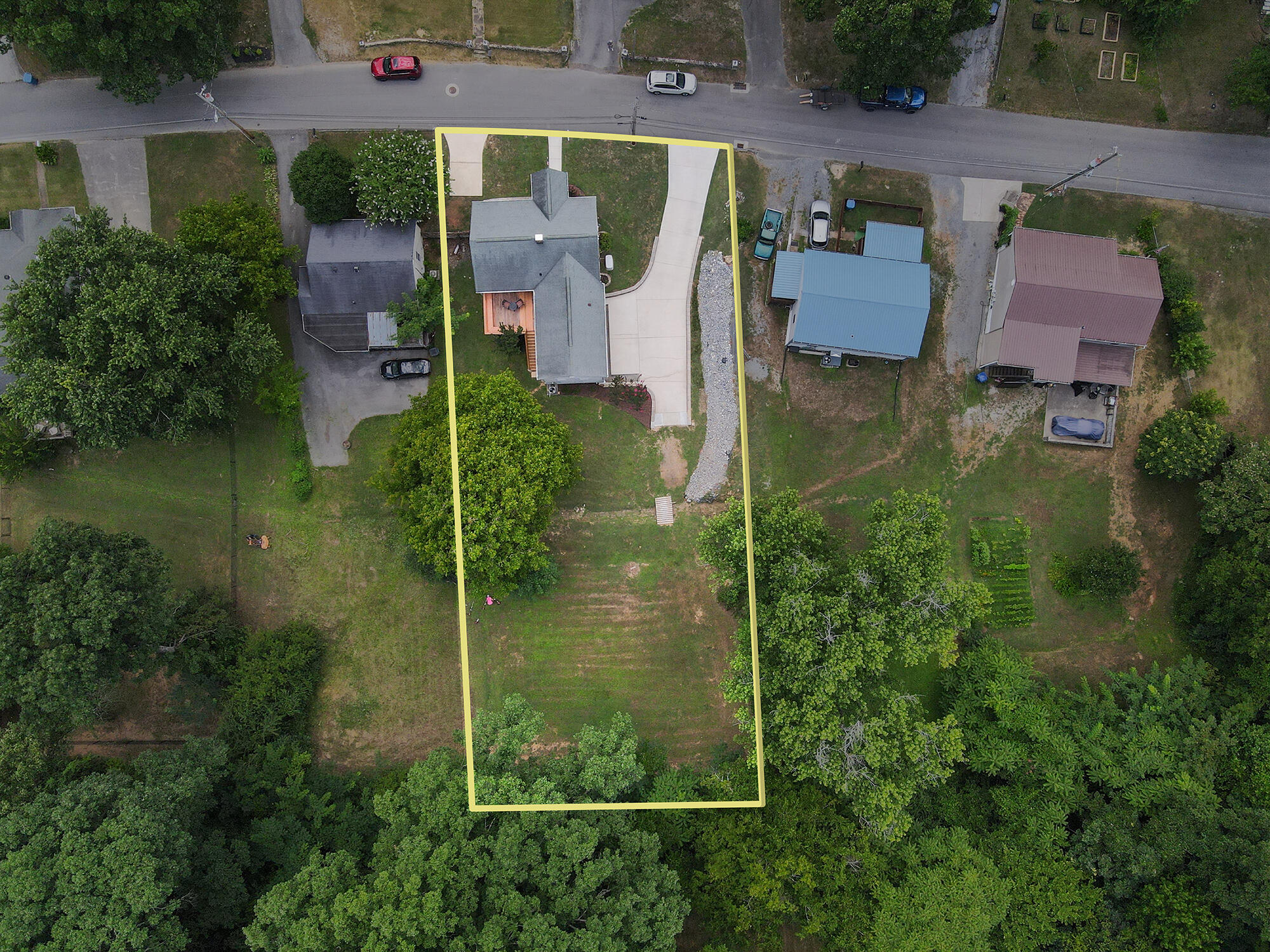 3521 Lamar Avenue