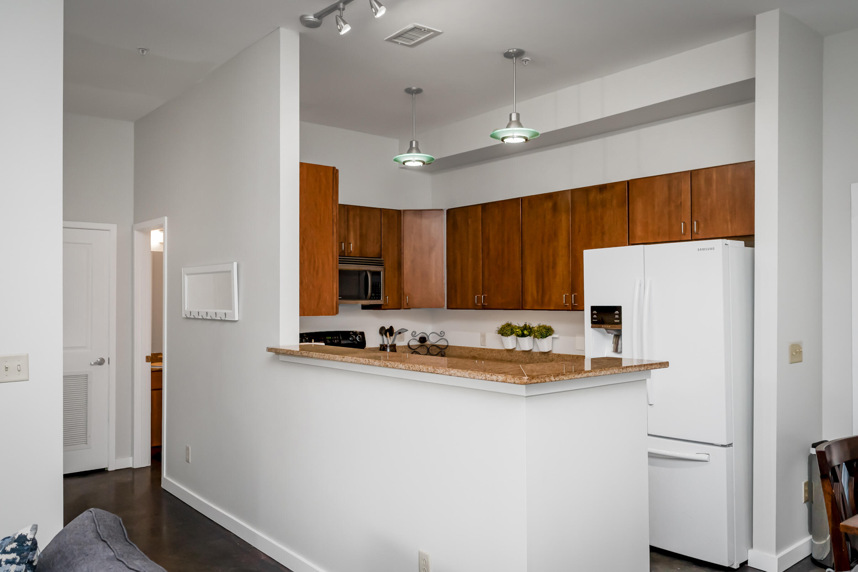 863 Flynn Street, 102