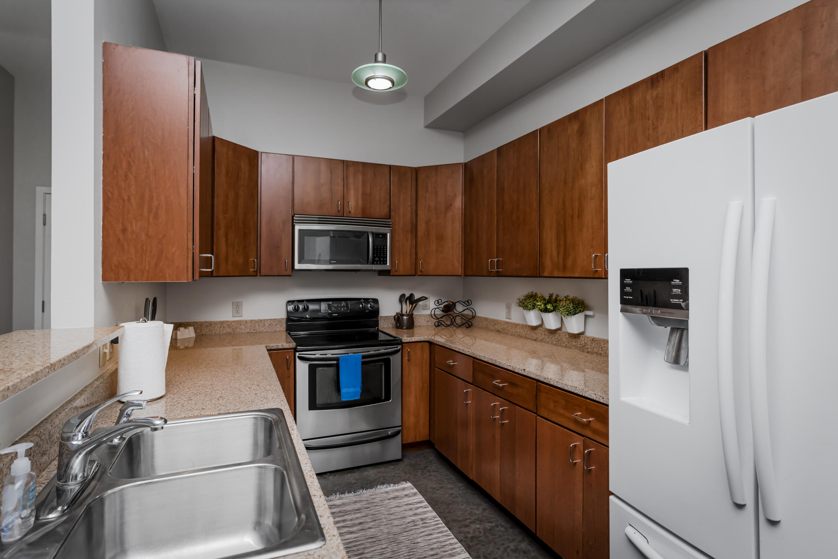863 Flynn Street, 102
