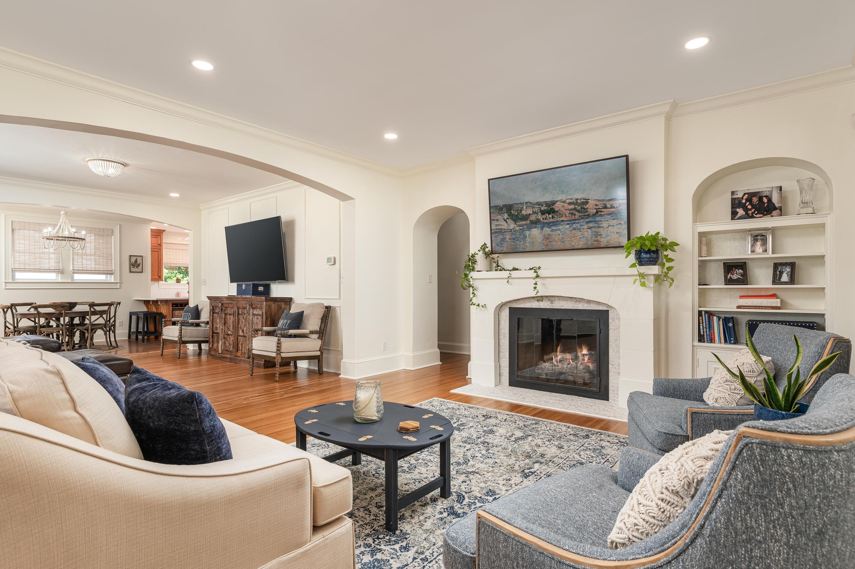 1810 Crestwood Drive