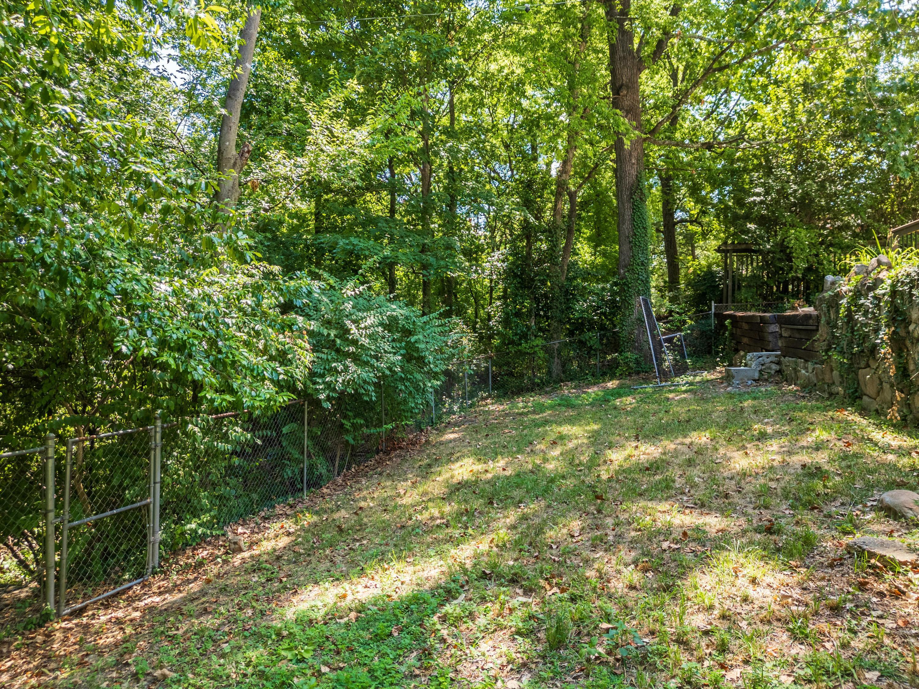 1810 Crestwood Drive