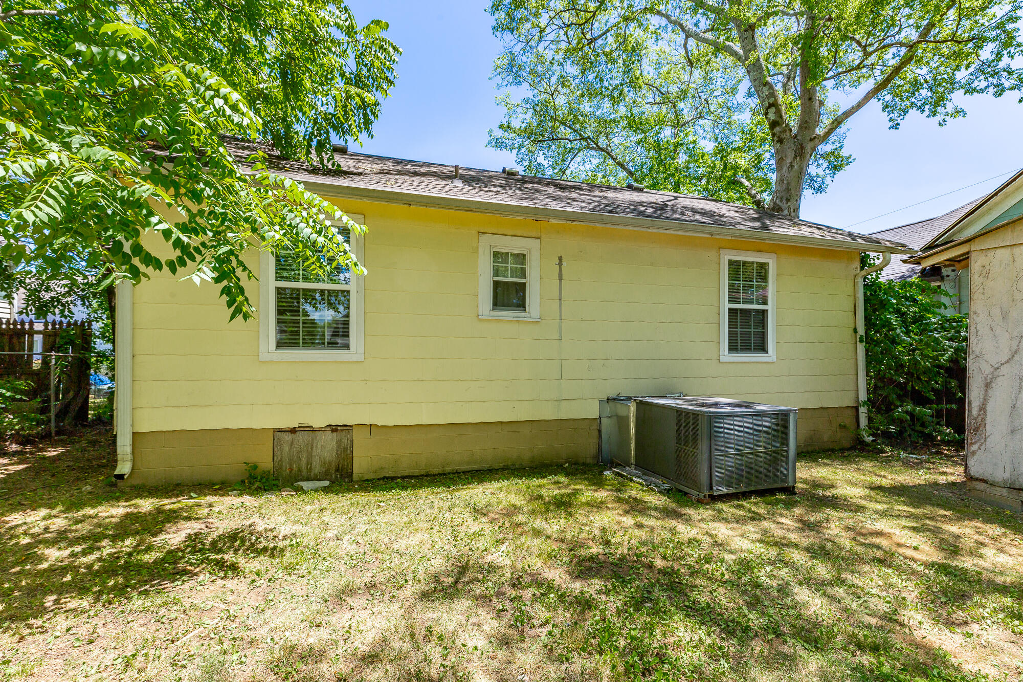 1005 S Highland Park Avenue
