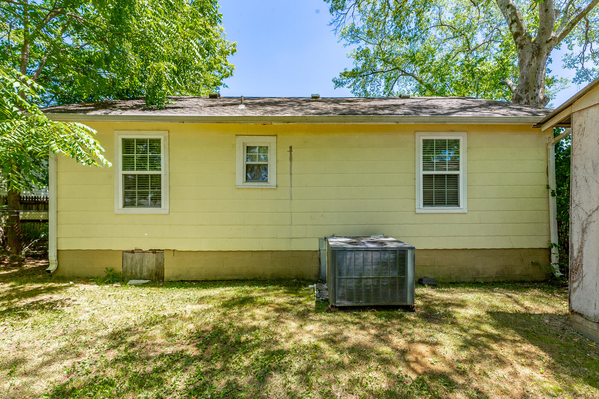 1005 S Highland Park Avenue