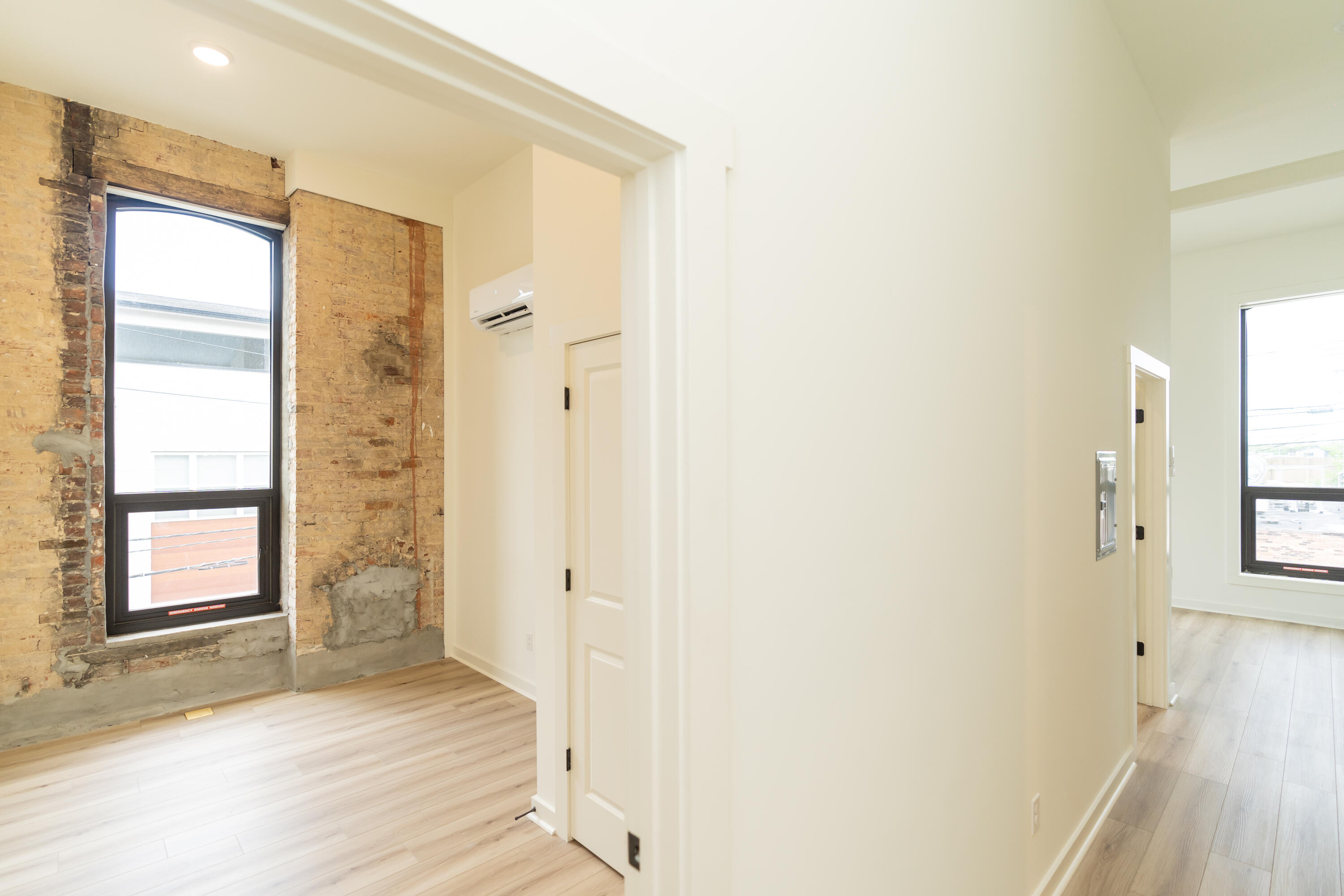745 E Main Street, 416