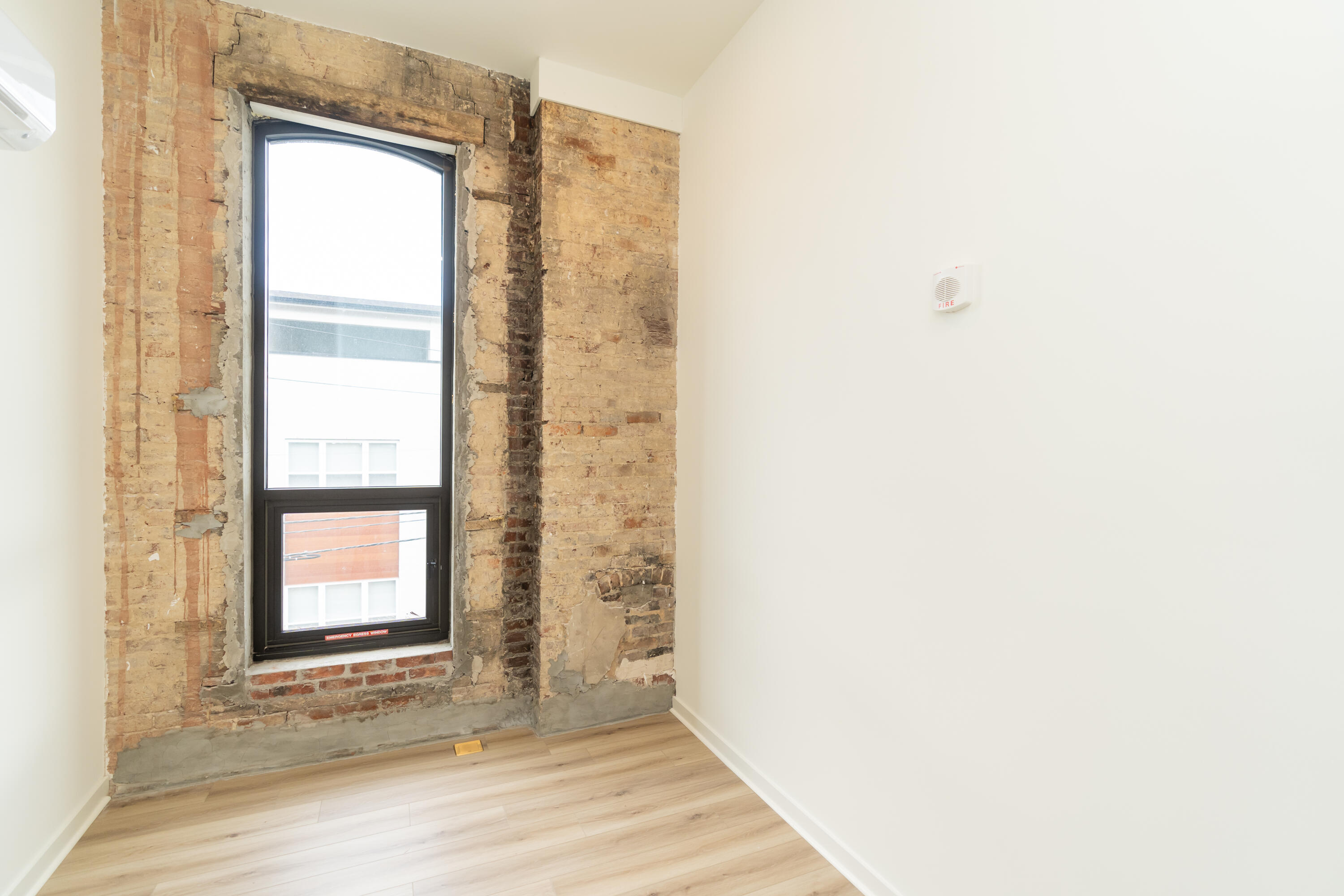 745 E Main Street, 416