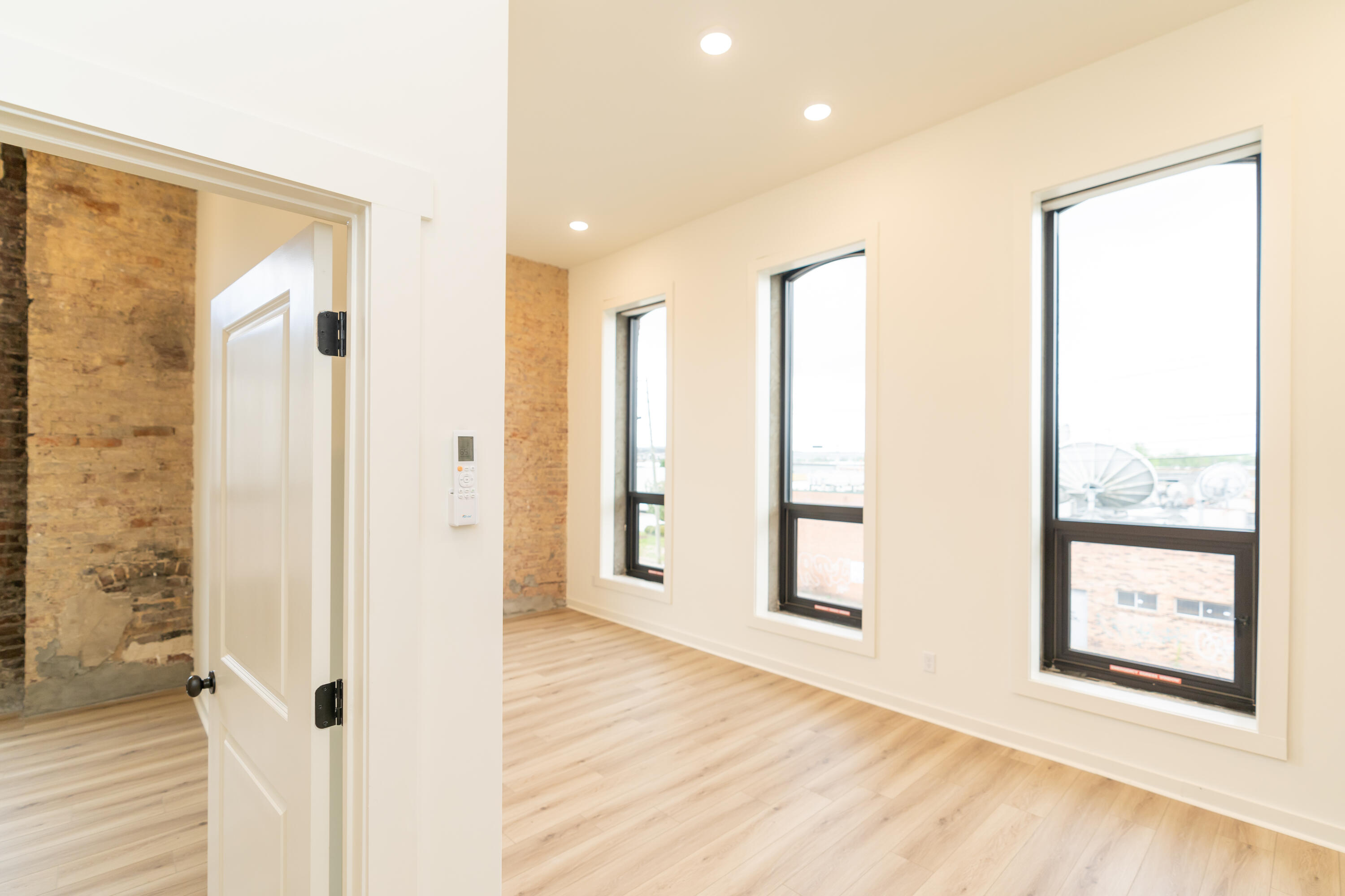 745 E Main Street, 416