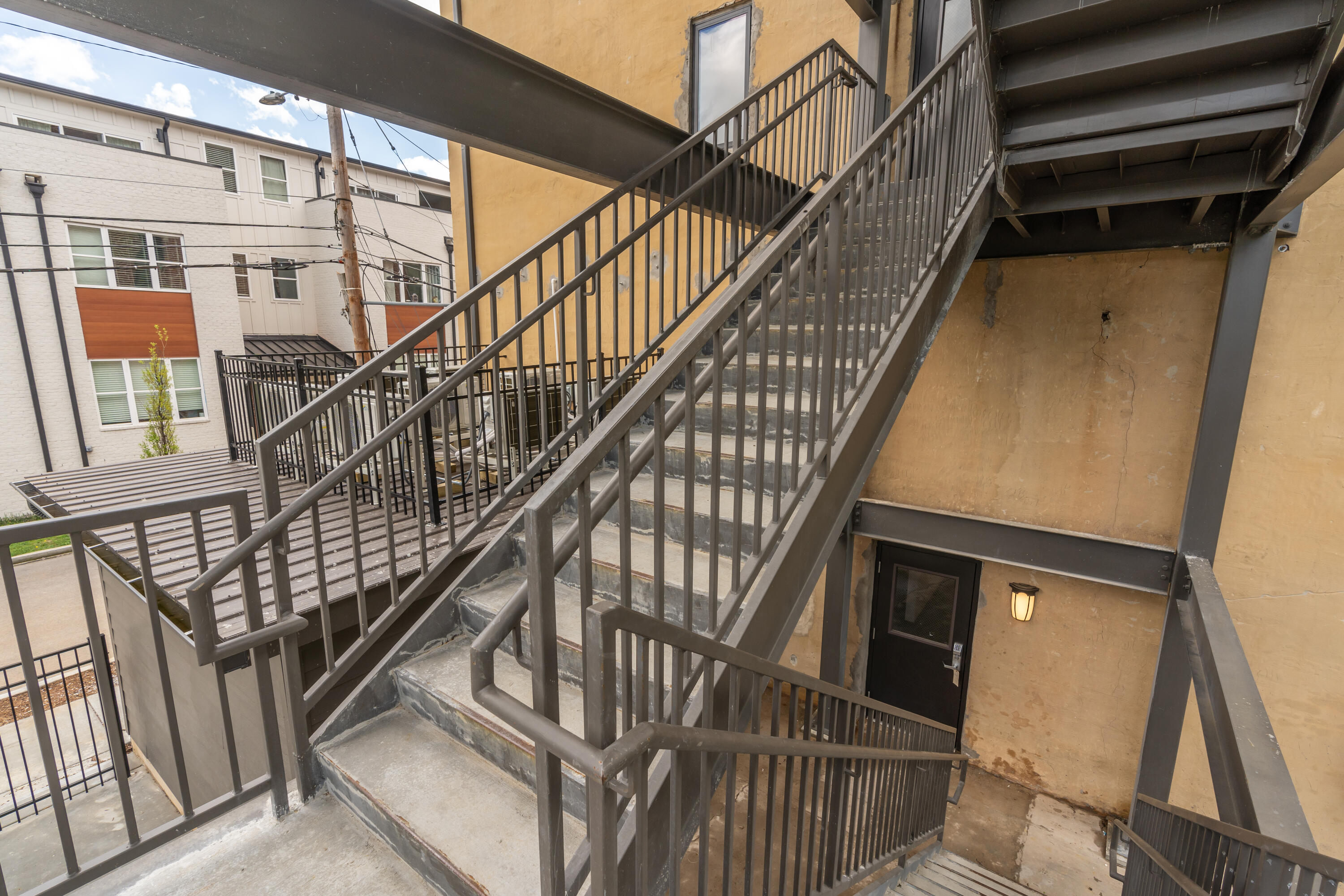 745 E Main Street, 416
