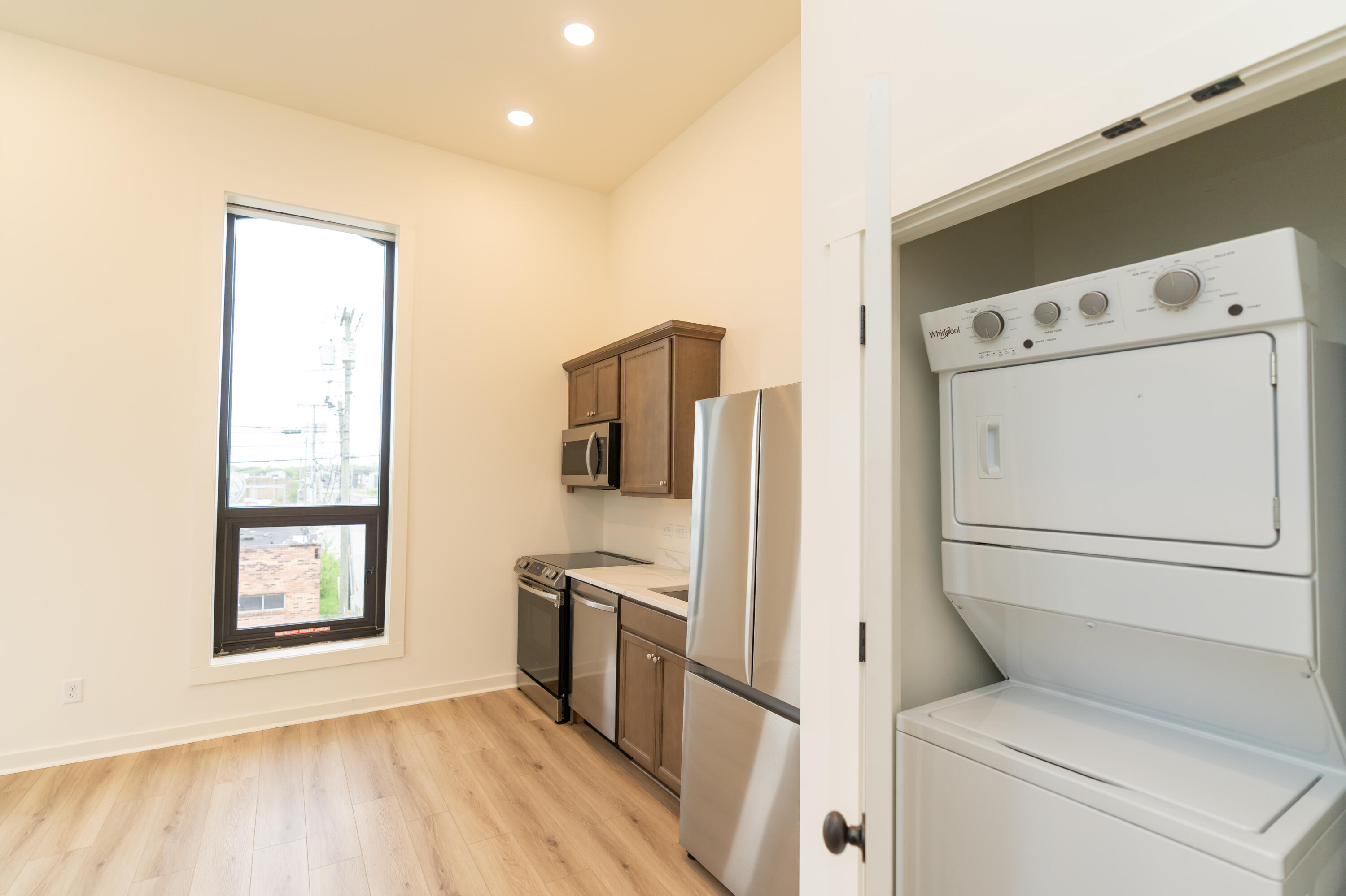 745 E Main Street, 416