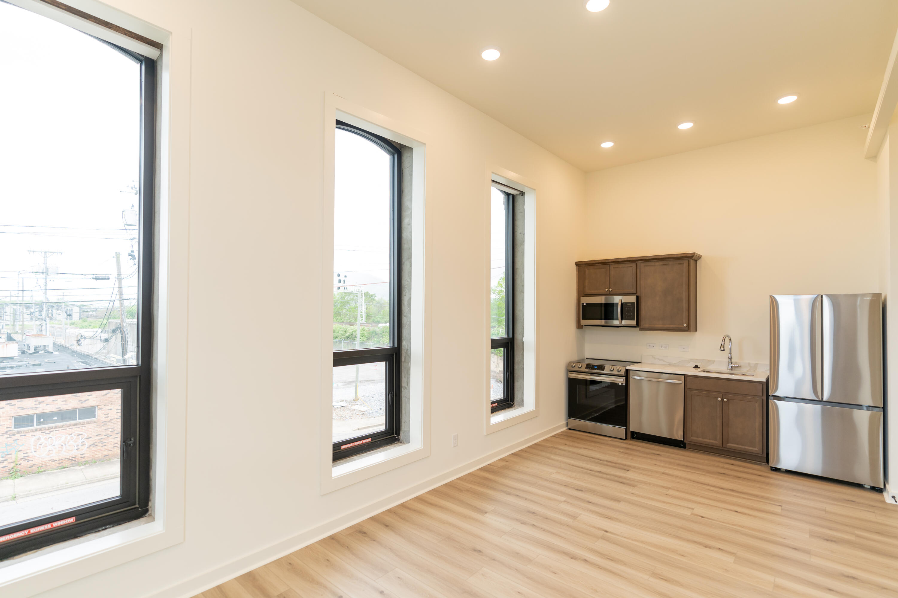745 E Main Street, 416