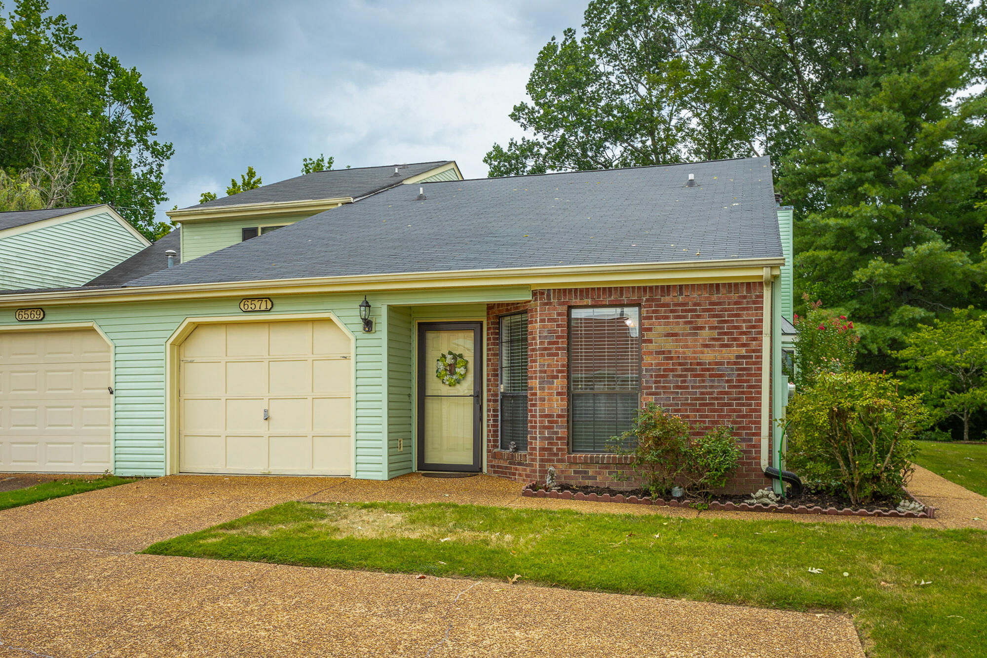 6571 Hickory Brook Road
