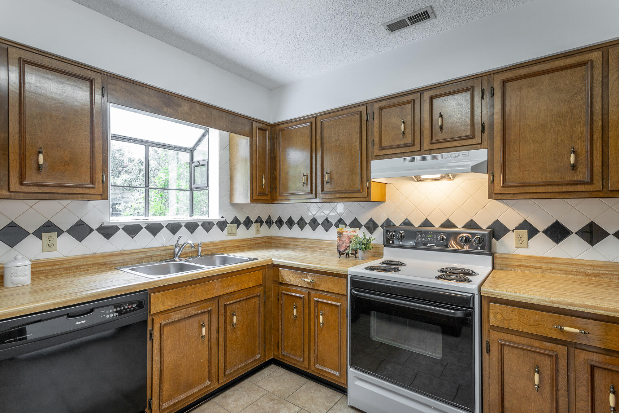 6571 Hickory Brook Road