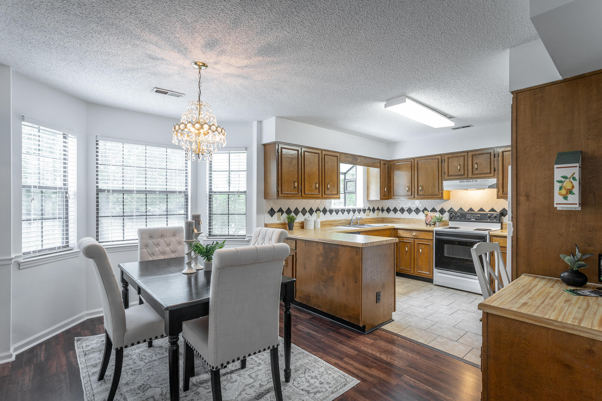 6571 Hickory Brook Road