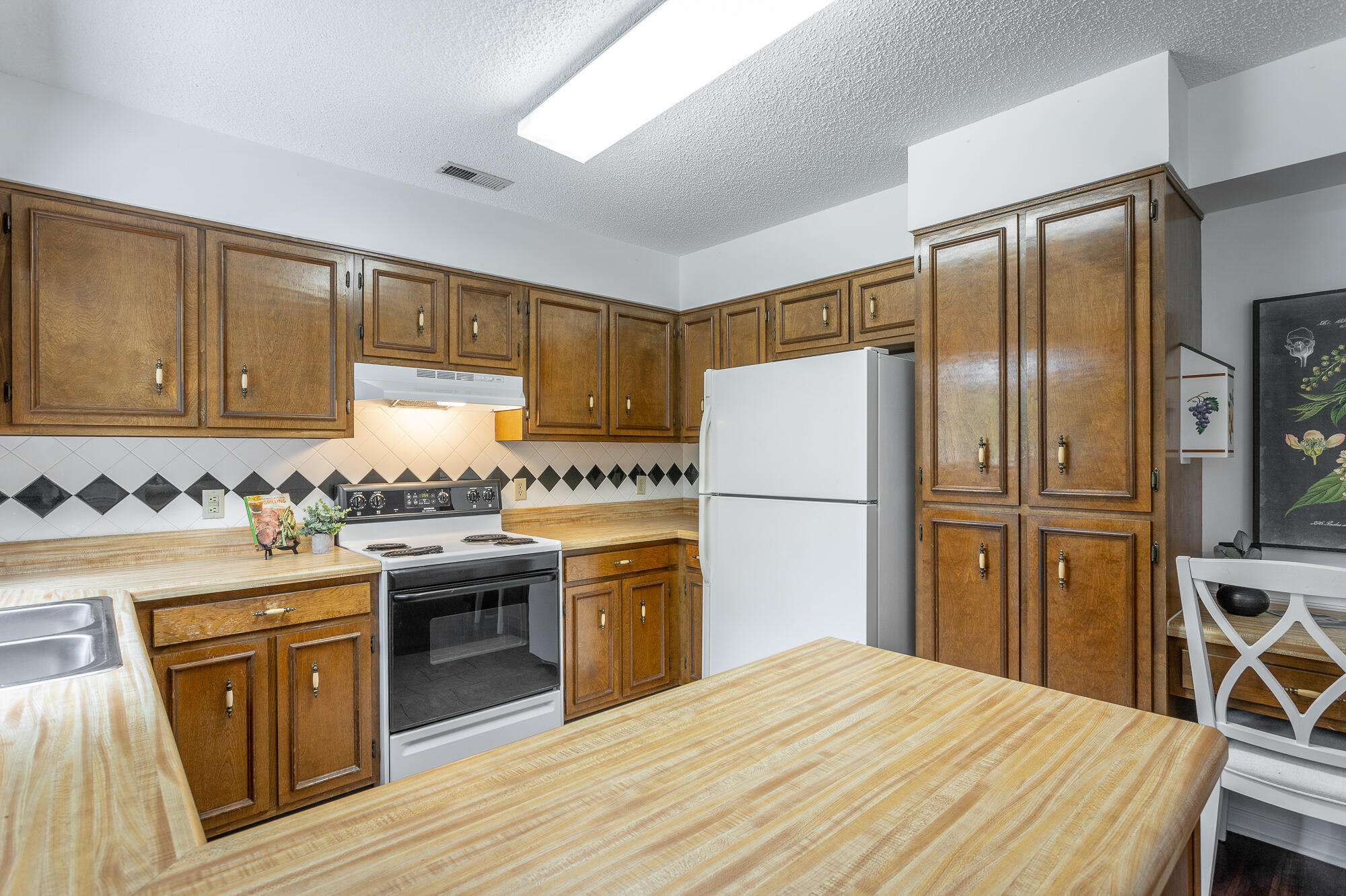 6571 Hickory Brook Road