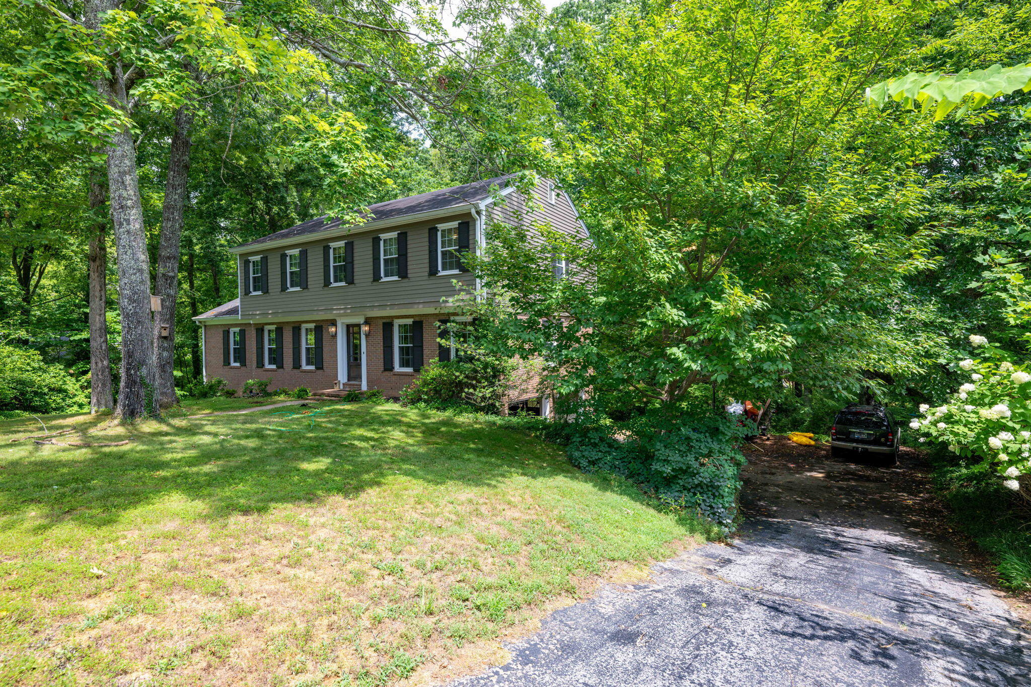 1236 Mountain Brook Circle