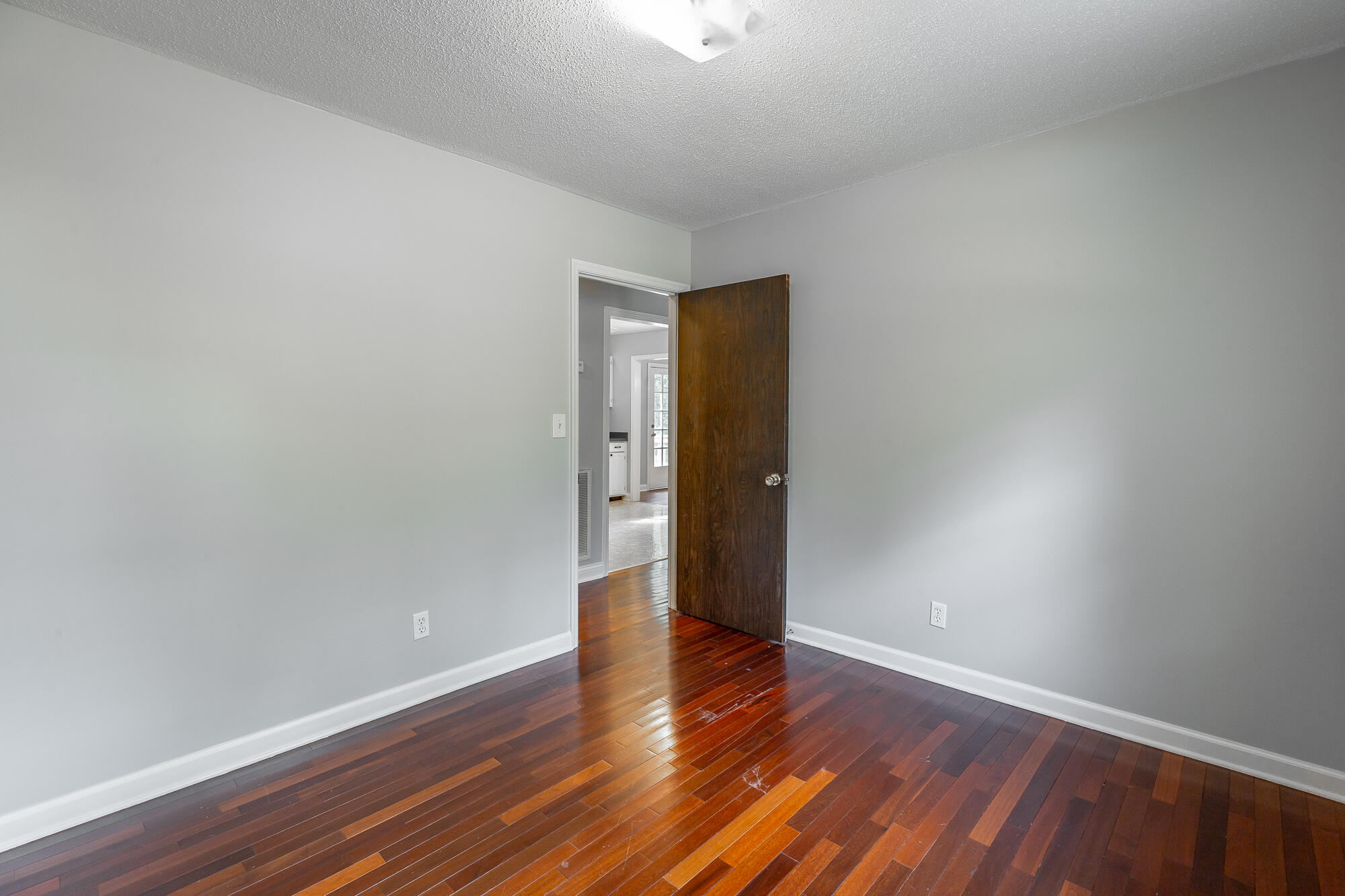 8450 Cross Timbers Cir